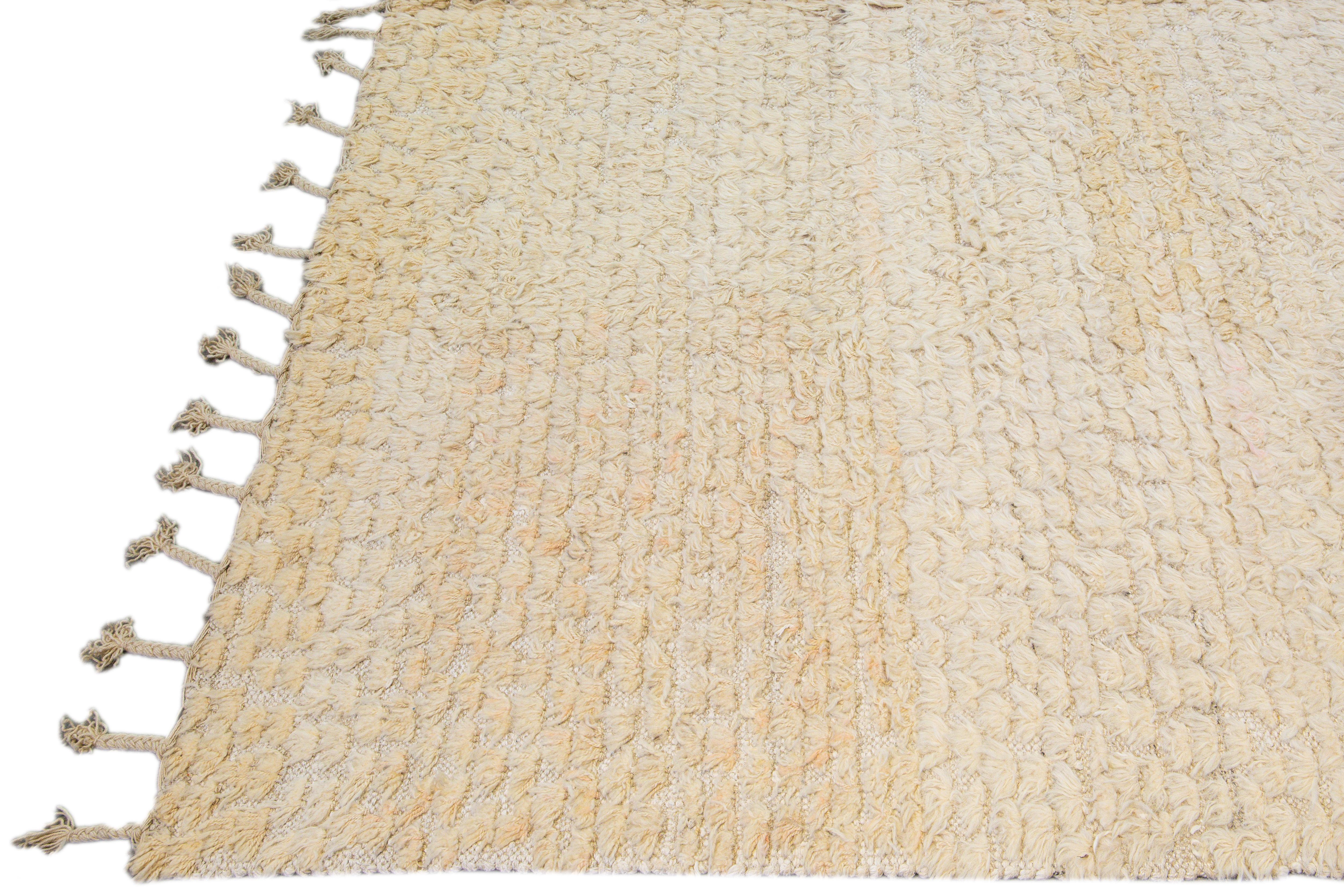 Türkischer, flachgewebter, beigefarbener Tulu-Wollteppich aus massiver Wolle (Asiatisch) im Angebot