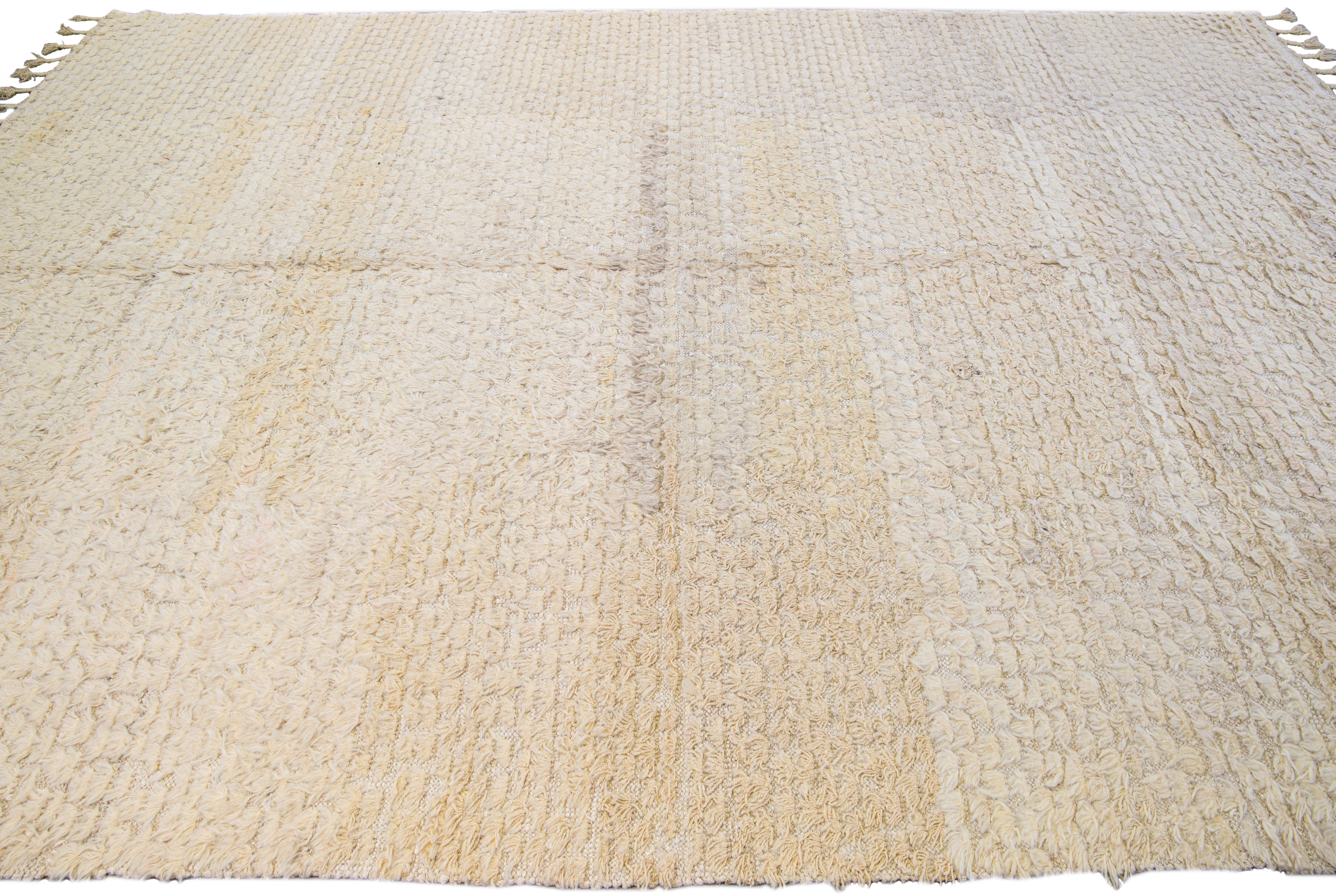 Vintage Turkish Tulu Flatweave Solid Beige Wool Rug In Excellent Condition For Sale In Norwalk, CT