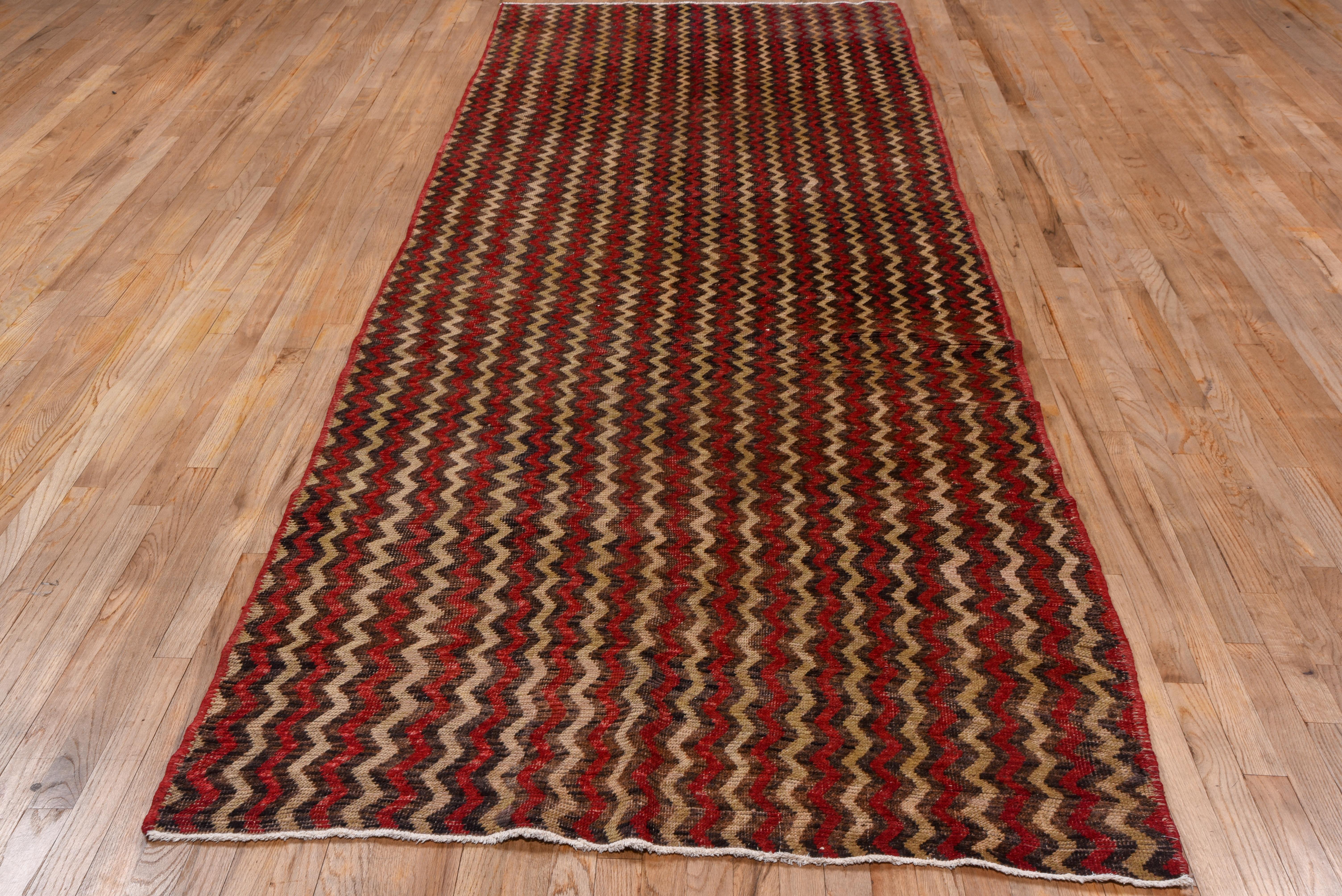 Vintage Turkish Tulu Gallery Carpet, circa 1950s, Zig Zag Designs In Excellent Condition For Sale In New York, NY