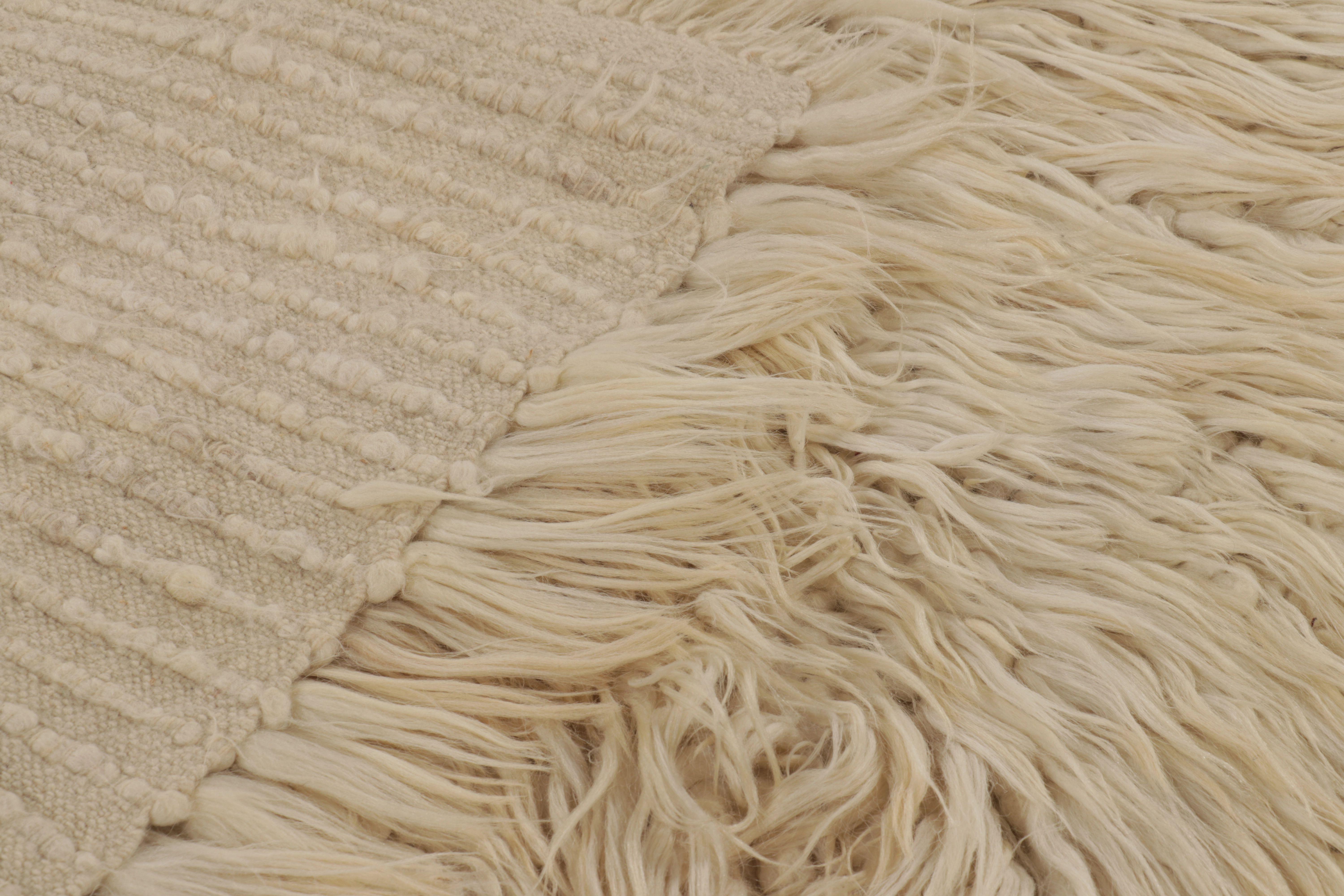 Laine Tapis turc vintage Tulu, laine beige avec poils doux - Rug & Kilim en vente