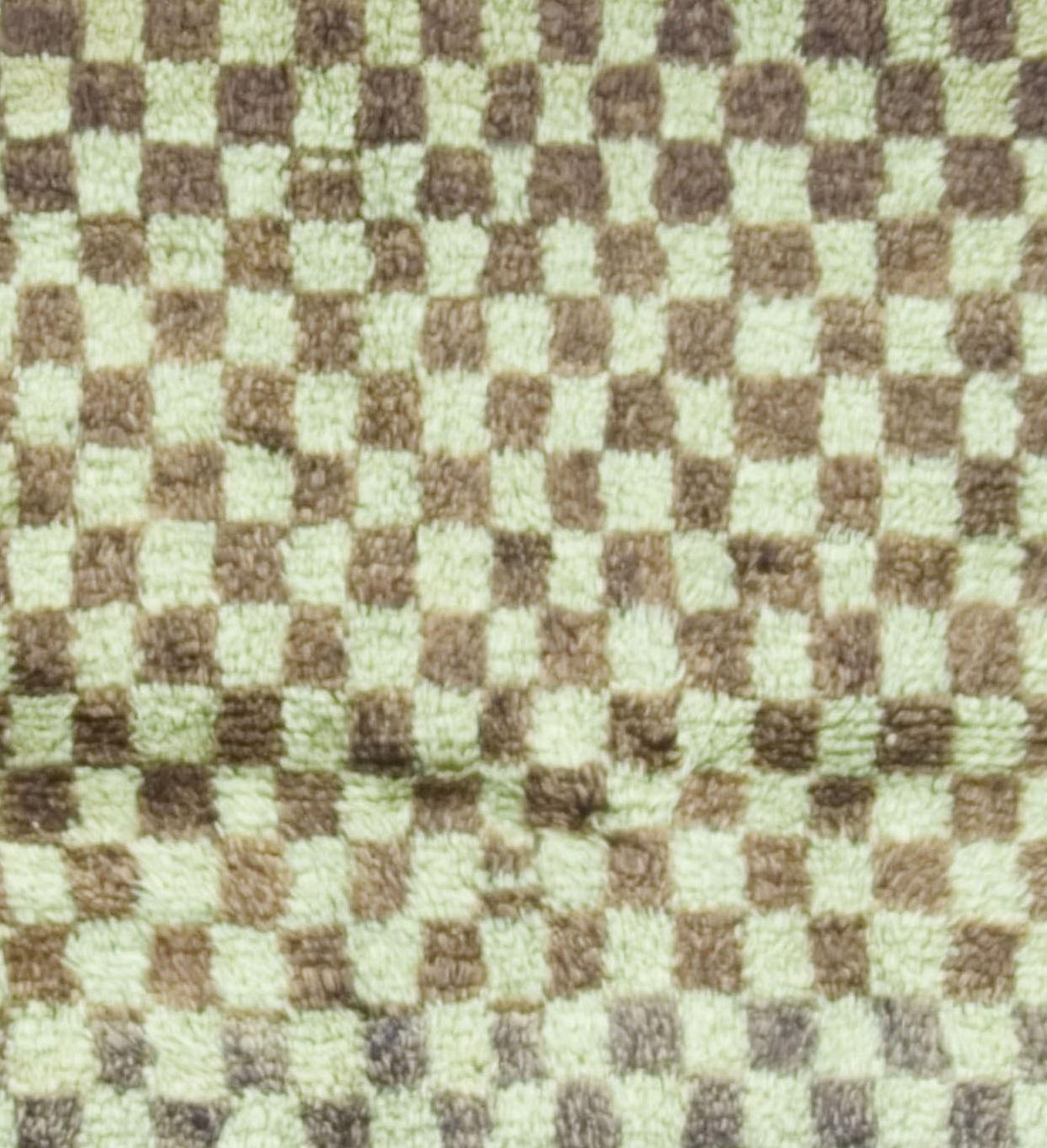 Vintage Türkisch Tulu Teppich Teppich, 4'3 x 6'7. Vintage Türkisch Tulu Teppich Teppich. Tulus werden in der Region Konya handgefertigt und haben eine dicke Webart und einen langen Flor. Die glänzende Wolle und die Länge des Flors verleihen diesen