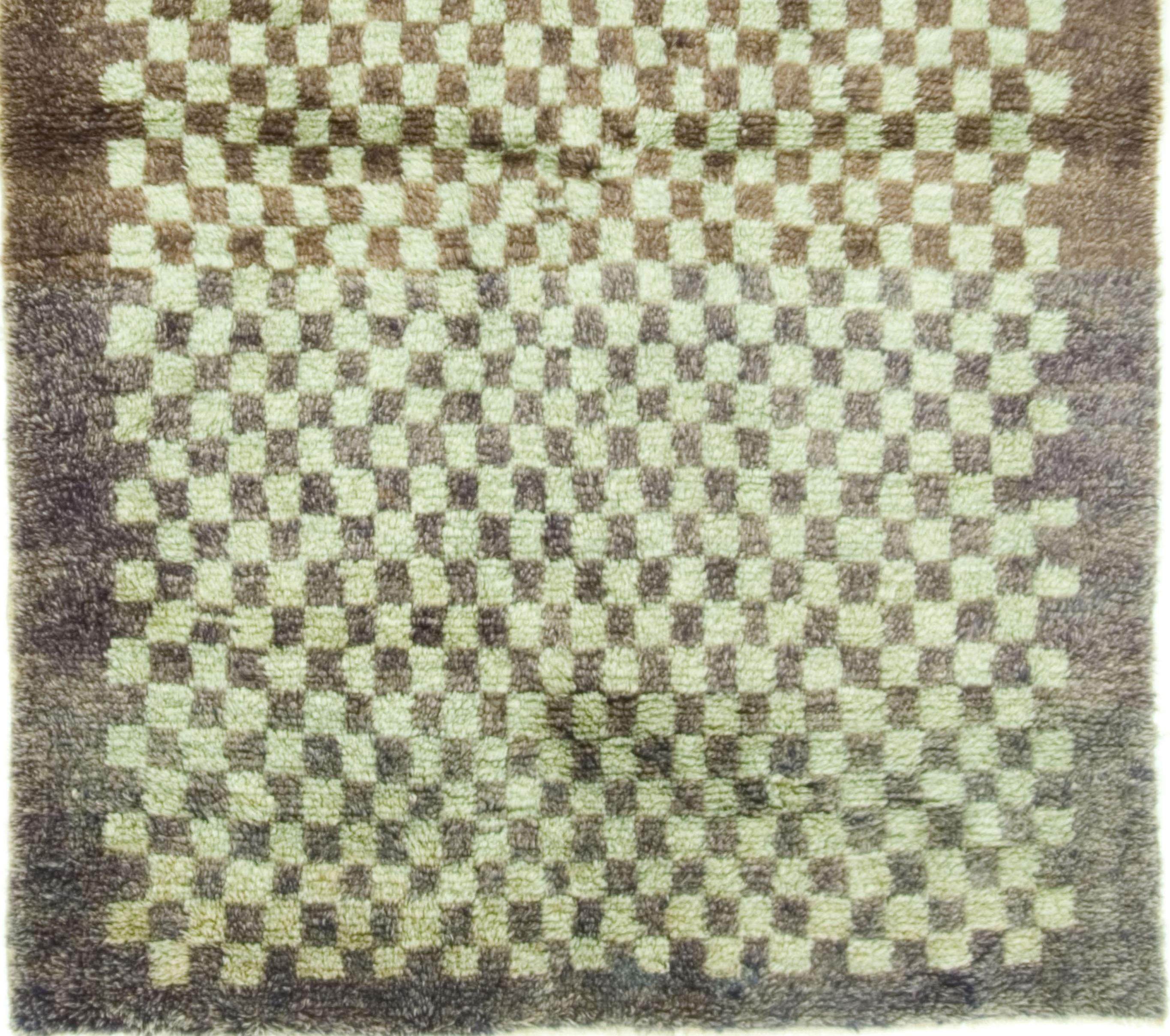 Vintage Türkisch Tulu Teppich Teppich  4'3 x 6'7 im Zustand „Gut“ im Angebot in New York, NY