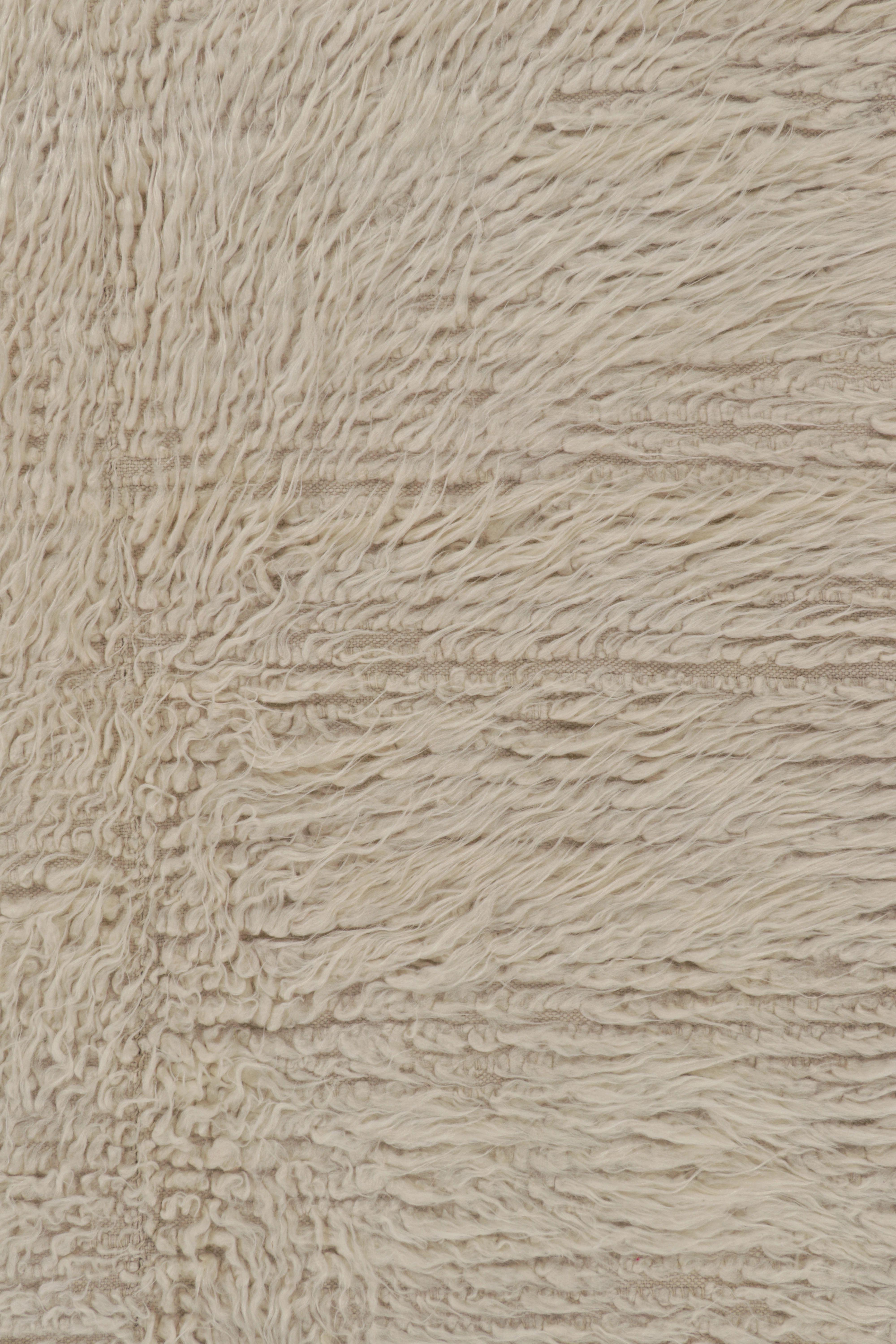 Turc Tapis Tulu turc vintage, beige crème en poils doux - Rug & Kilim en vente