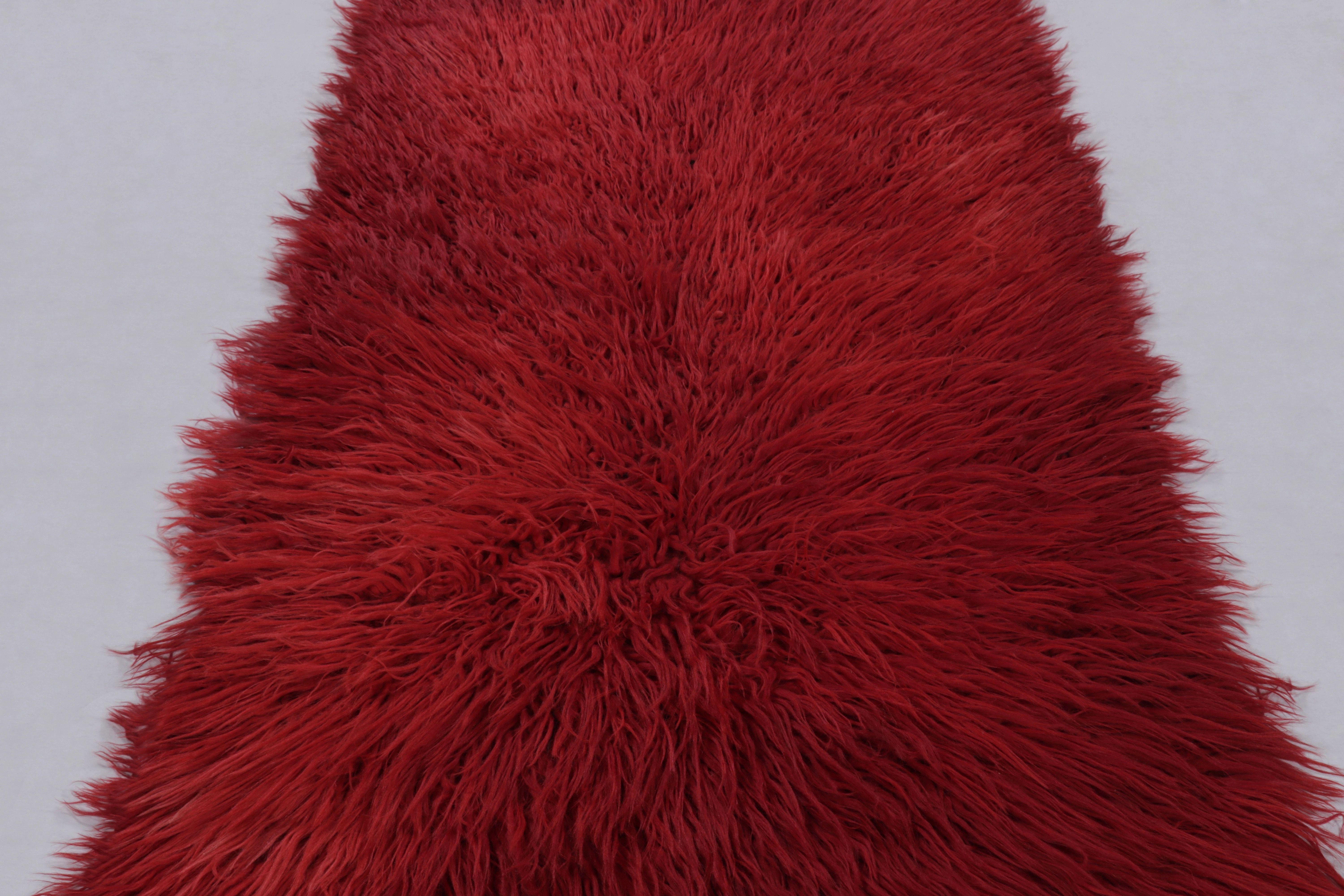 Tapis turc vintage Tulu, laine rouge chaude avec poils doux - Rug & Kilim Bon état - En vente à Long Island City, NY