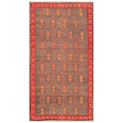 Tapis turc Tulu vintage au design moderne avec fond gris et bordure rouge