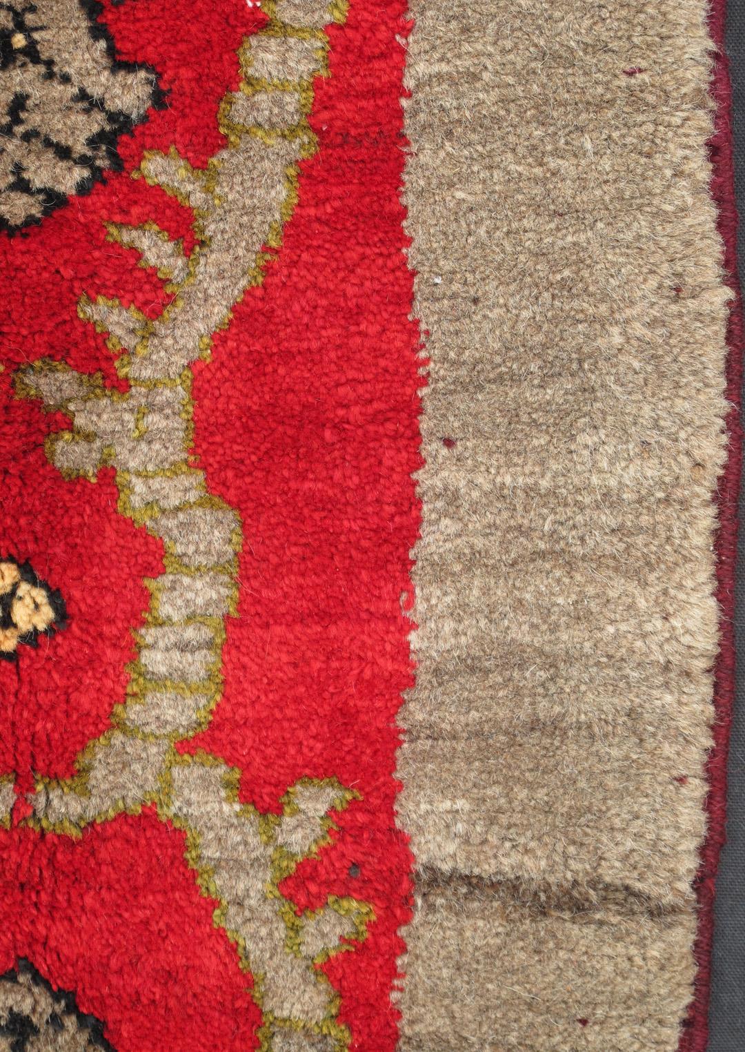 Vintage Turkish Tulu rug with a modern design in red background in excellent condition with soft and fine wool.  All-over interconnected design vintage Turkish Tulu, Keivan Woven Arts/ rug/ EN-112831, country of origin / type: Turkey / Oushak, circa