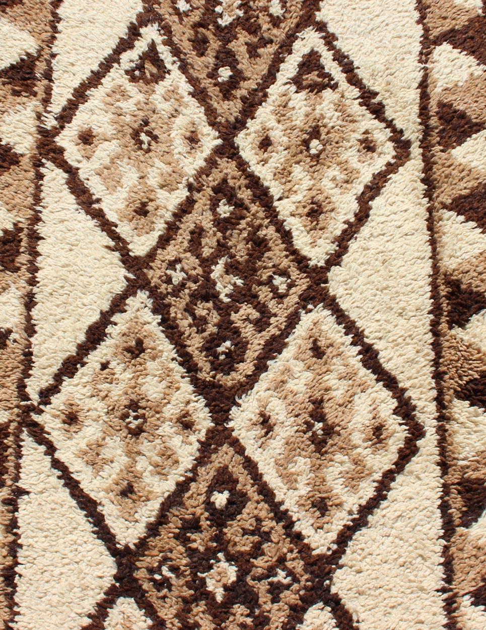 Vintage Turkish Tulu Runner with Diamond Design in Cream, Brown, and Taupe For Sale 1