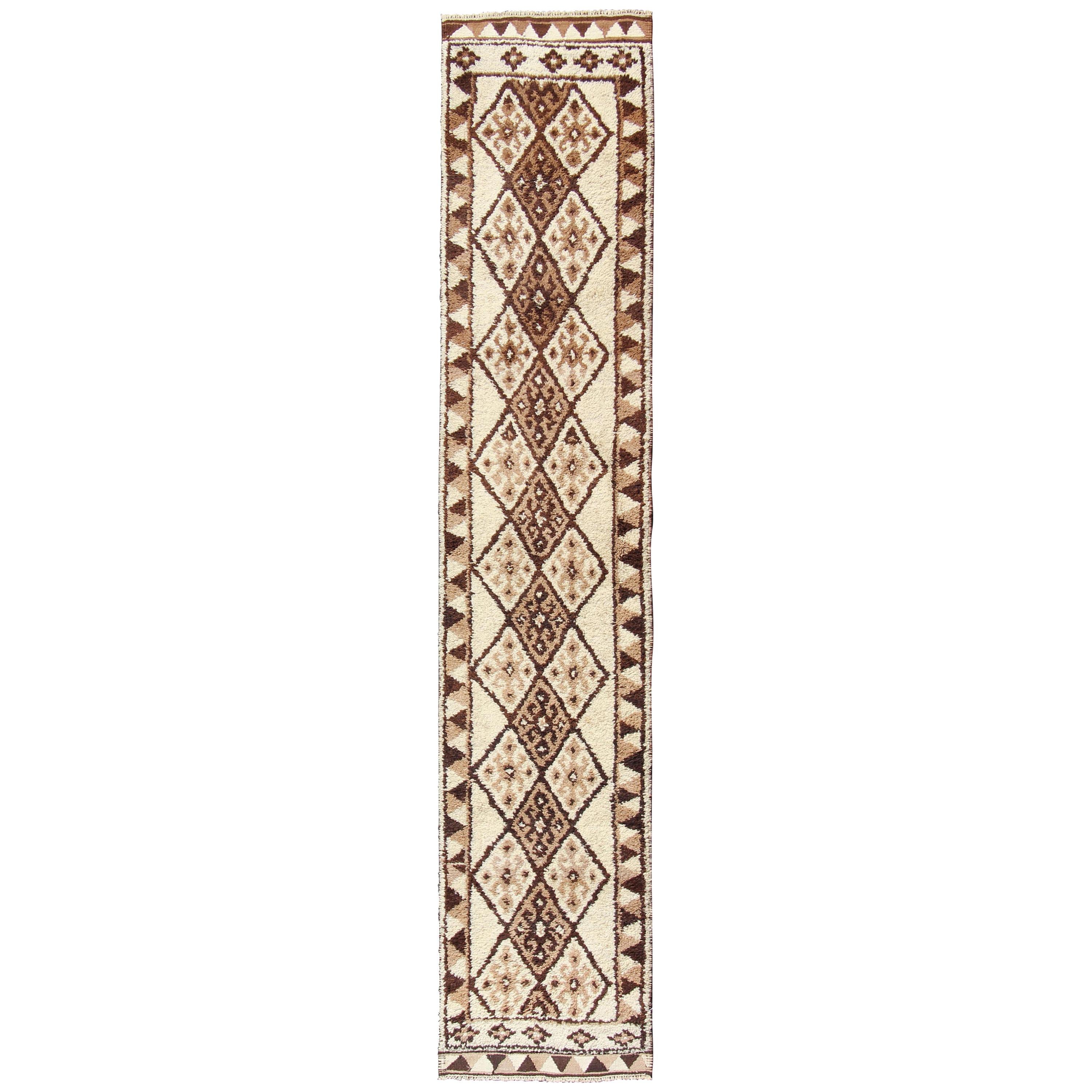 Runner turco vintage in tulù con disegno a diamante in crema, marrone e taupe