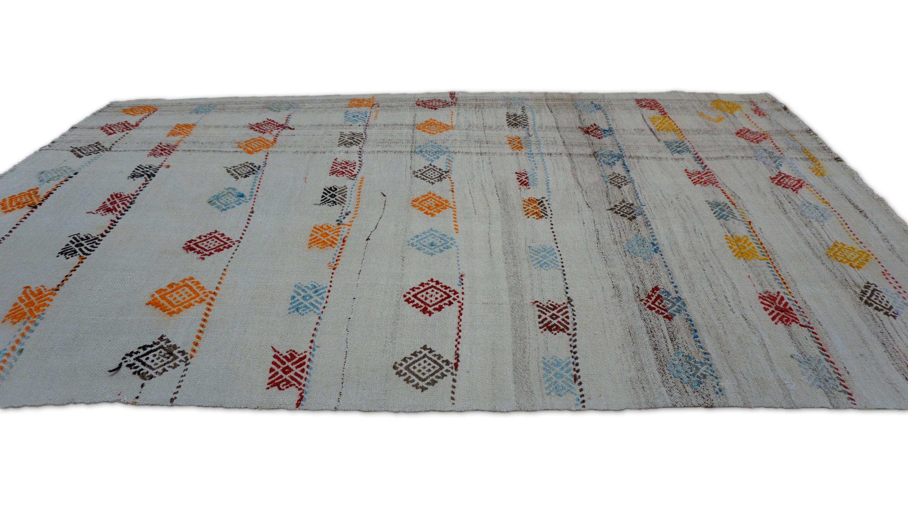 Kilim turco vintage de lana tülü 5'7''x9'2'' en Bueno estado para la venta en Torrance, CA