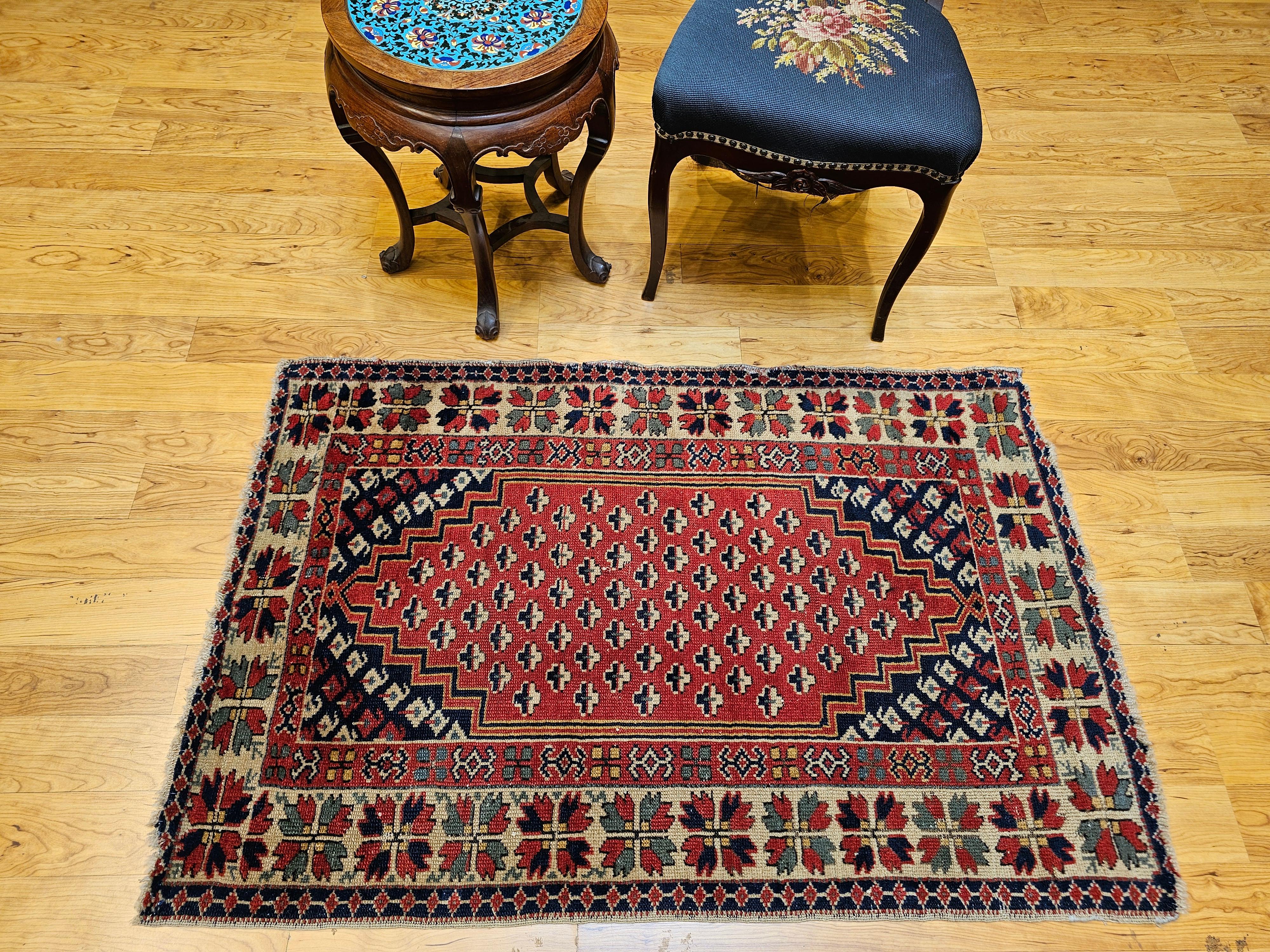 Türkischer Vintage-Dorfteppich in Rot mit geometrischem Allover-Muster in Marine, Elfenbein im Angebot 6