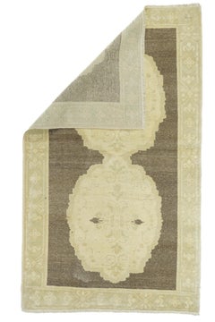 Tappeto Vintage in lana turca 3'1" x 6'3"