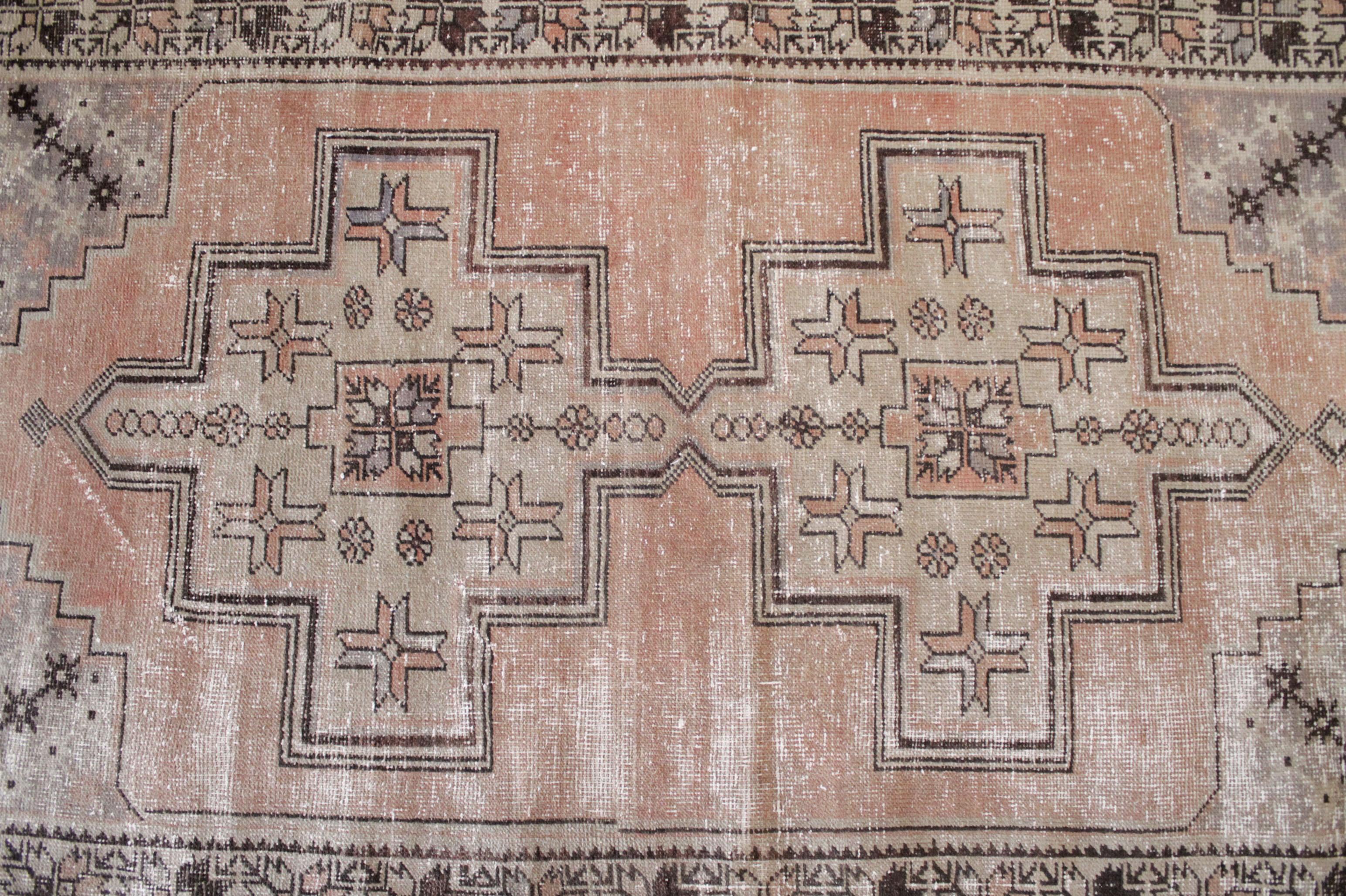Vintage Turkish Wool Rug In Good Condition For Sale In Brea, CA