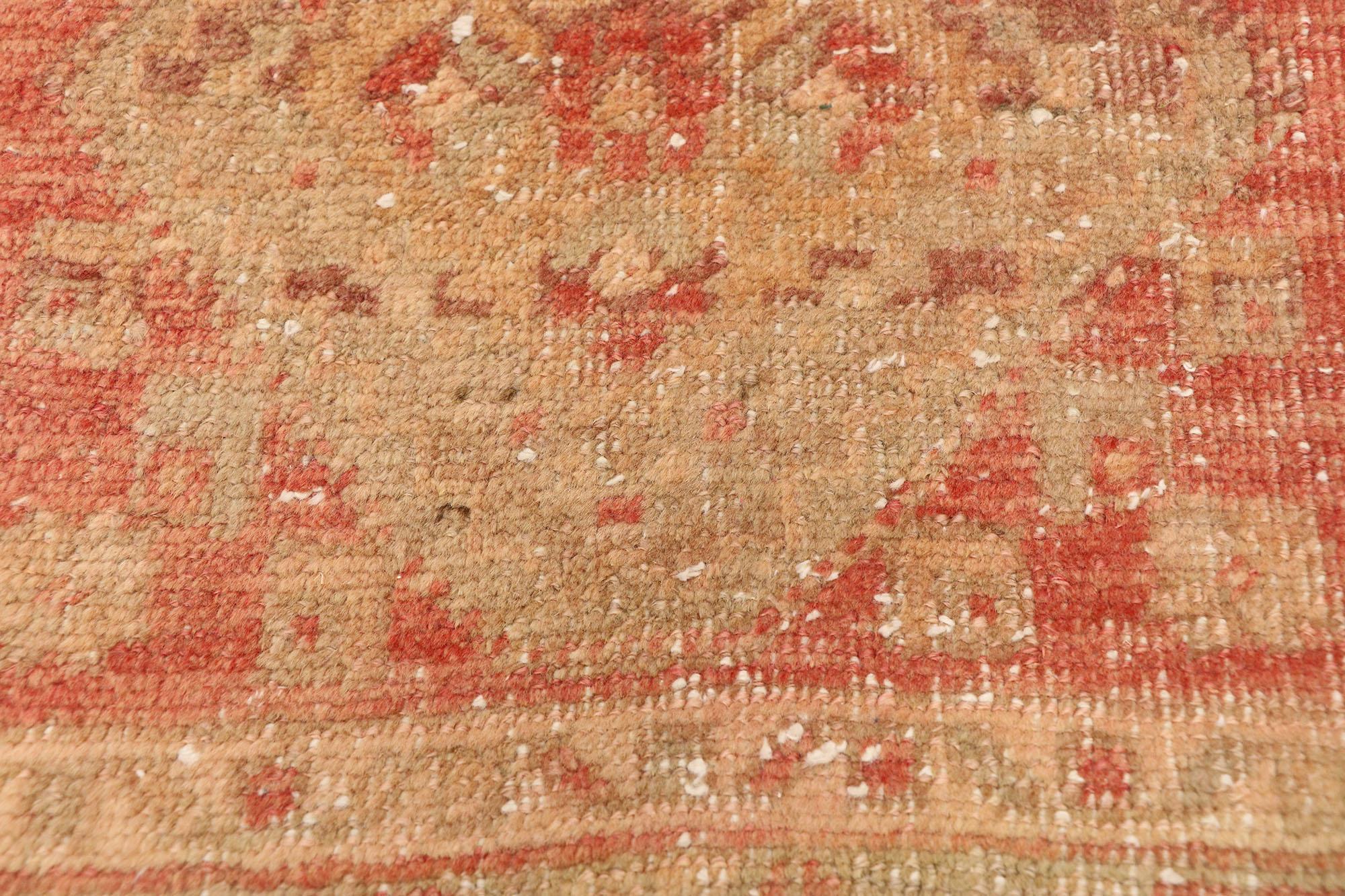 Vintage Turkish Carpet, Timeless Appeal Meets Laid-Back Luxury In Distressed Condition For Sale In Dallas, TX