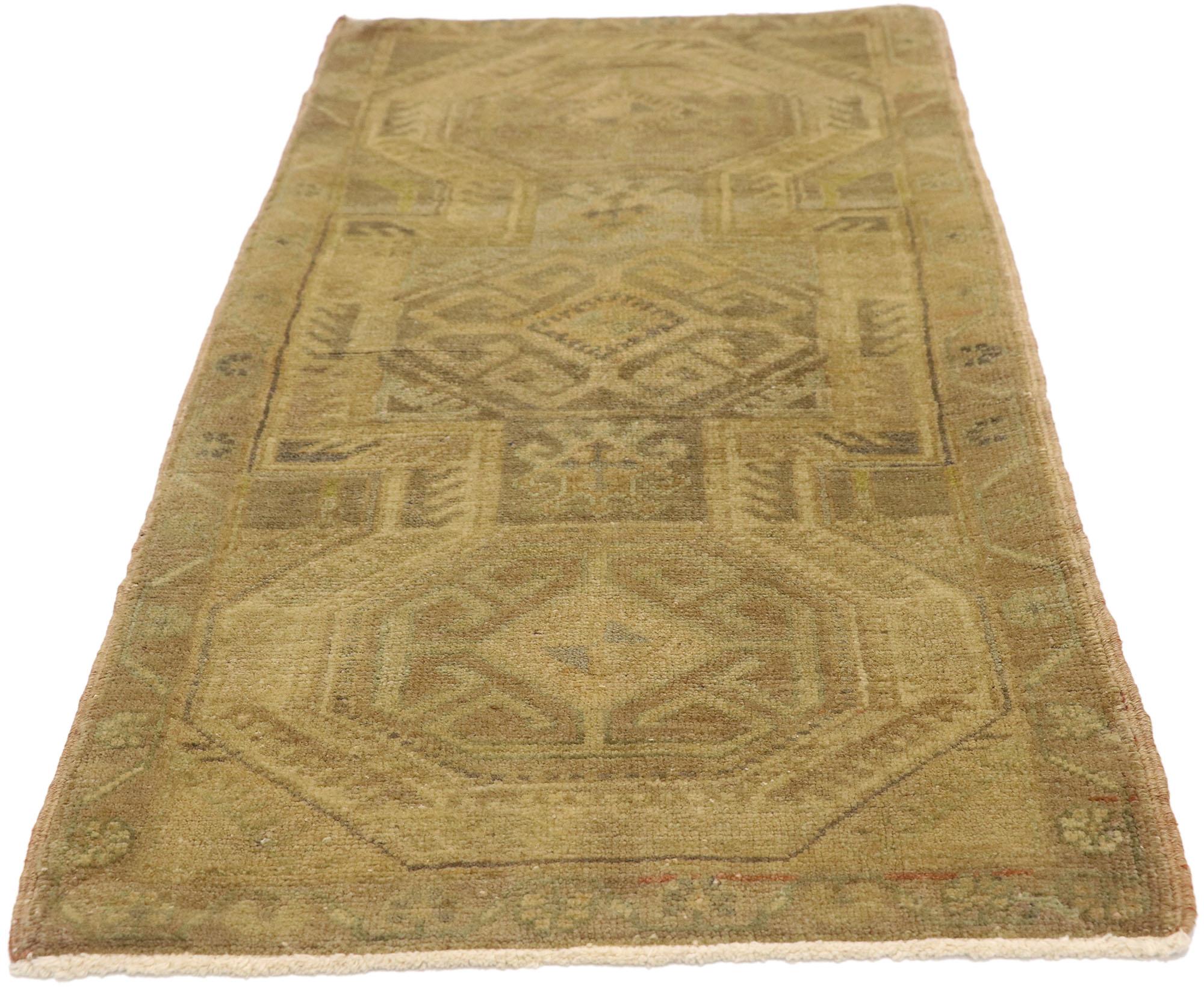 Turc Tapis turc vintage Yastik Oushak, l'attrait intemporel rencontre la durabilité élégante en vente