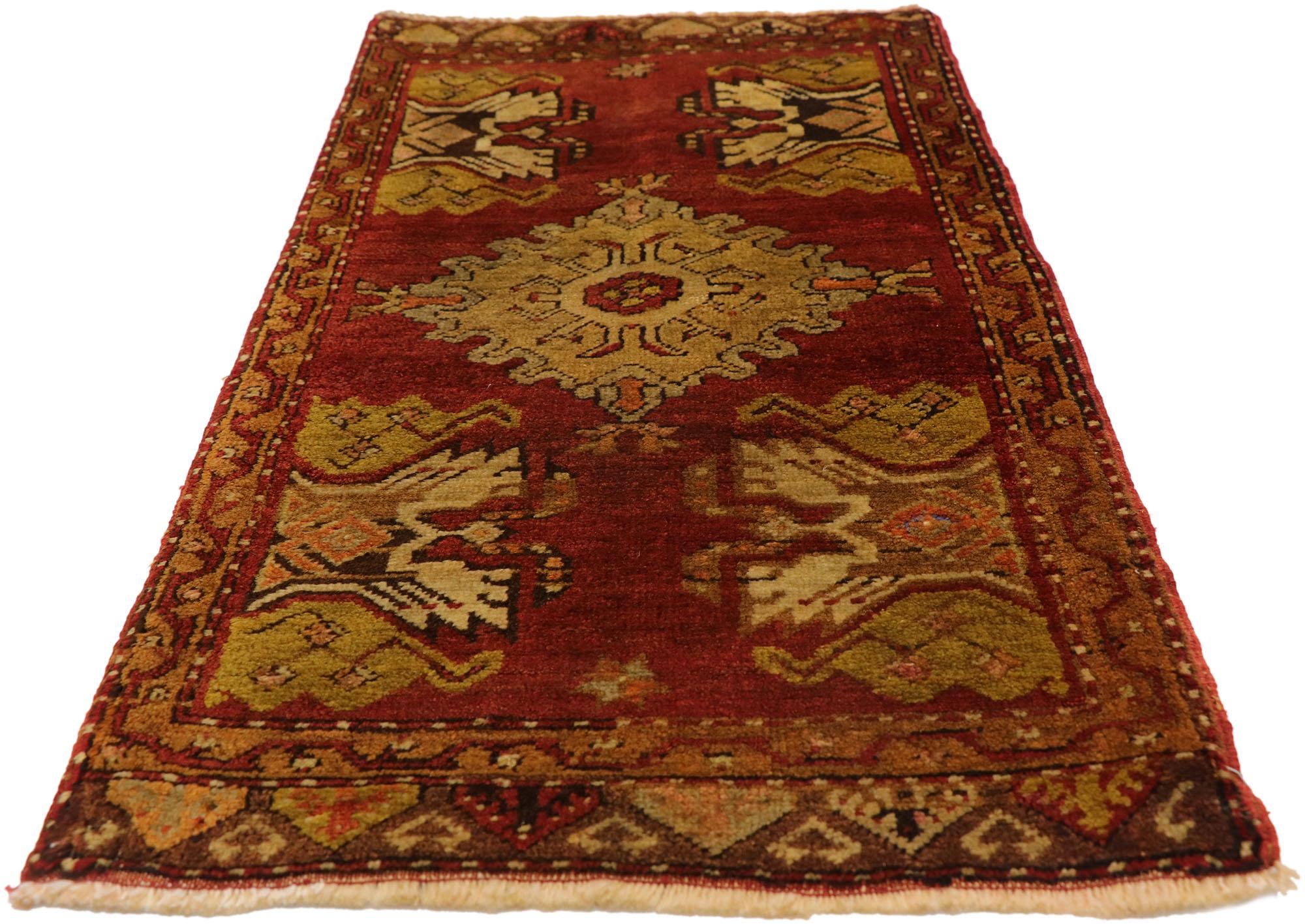 Türkischer Vintage-Teppich Yastik Oushak, Timeless Appeal trifft auf stilvolle Langlebigkeit (Handgeknüpft) im Angebot