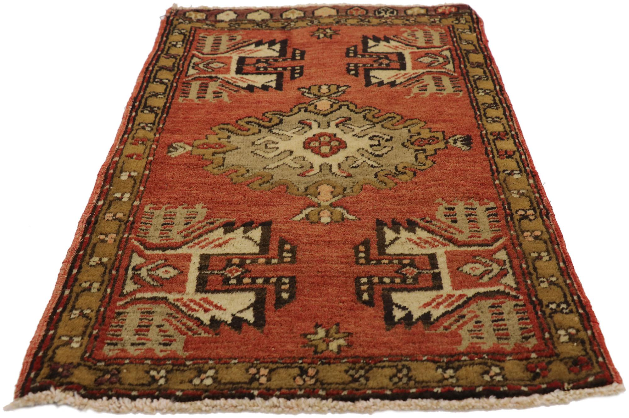 Türkischer Vintage-Teppich Yastik Oushak, Timeless Appeal trifft auf stilvolle Langlebigkeit (Handgeknüpft) im Angebot