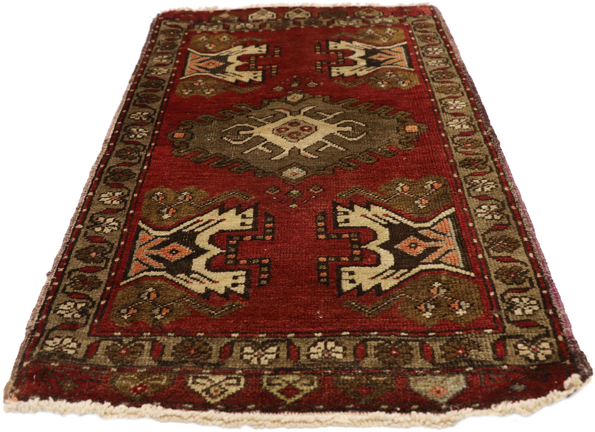 Turco Tappeto turco vintage Yastik Oushak, il fascino senza tempo incontra la durevolezza dell'estetica in vendita