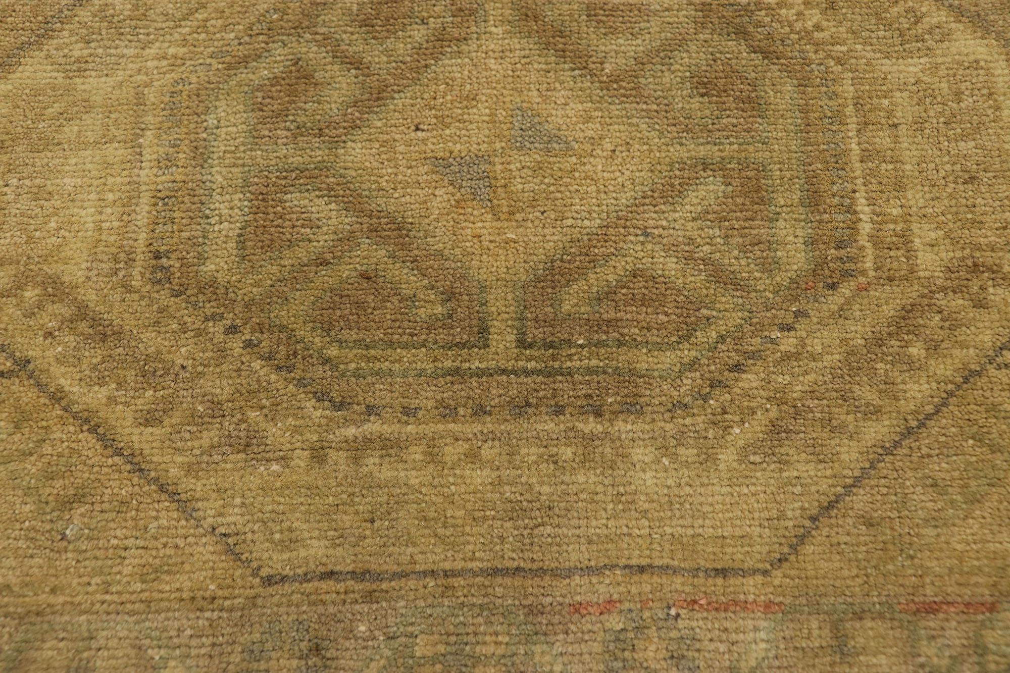 Noué à la main Tapis turc vintage Yastik Oushak, l'attrait intemporel rencontre la durabilité élégante en vente
