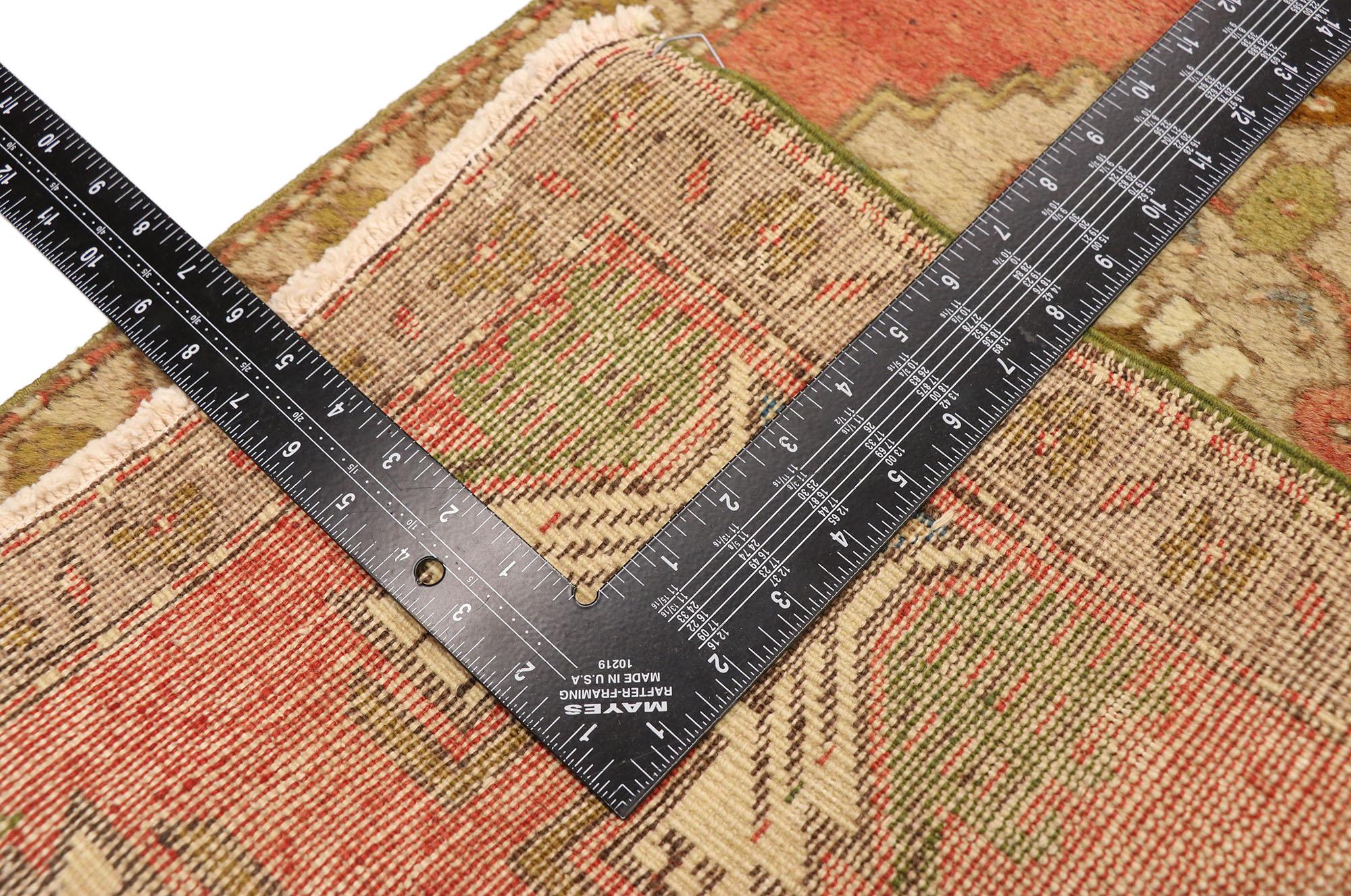Türkischer Vintage-Teppich Yastik Oushak, Timeless Appeal trifft auf stilvolle Langlebigkeit im Zustand „Gut“ im Angebot in Dallas, TX