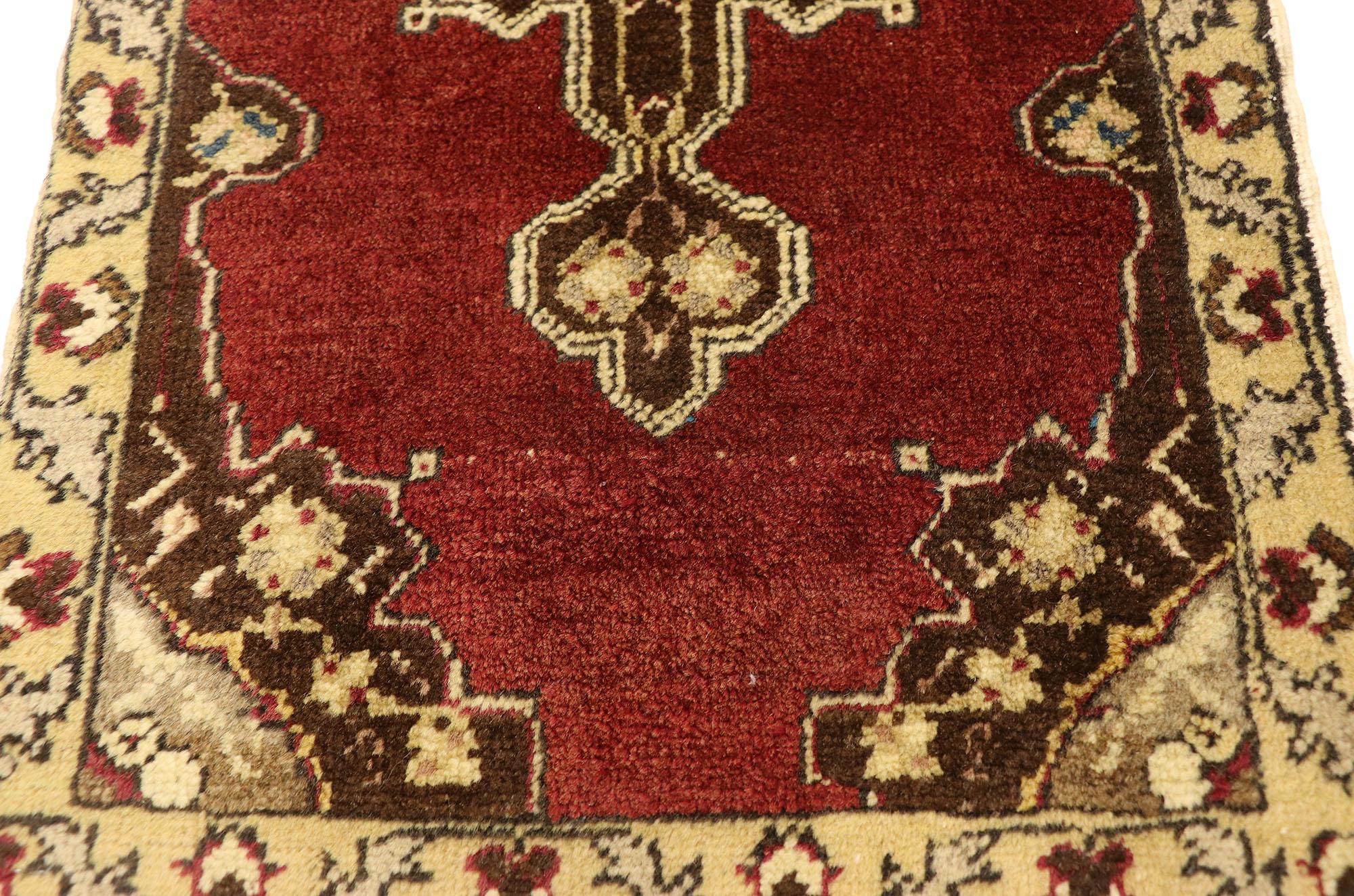 Türkischer Vintage-Teppich Yastik Oushak, Timeless Appeal trifft auf stilvolle Langlebigkeit im Zustand „Gut“ im Angebot in Dallas, TX