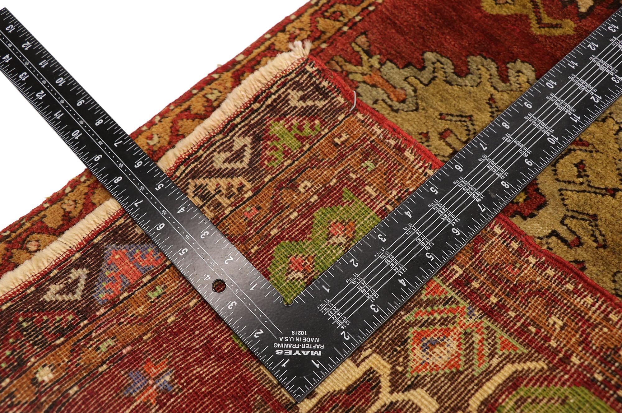 Türkischer Vintage-Teppich Yastik Oushak, Timeless Appeal trifft auf stilvolle Langlebigkeit (20. Jahrhundert) im Angebot