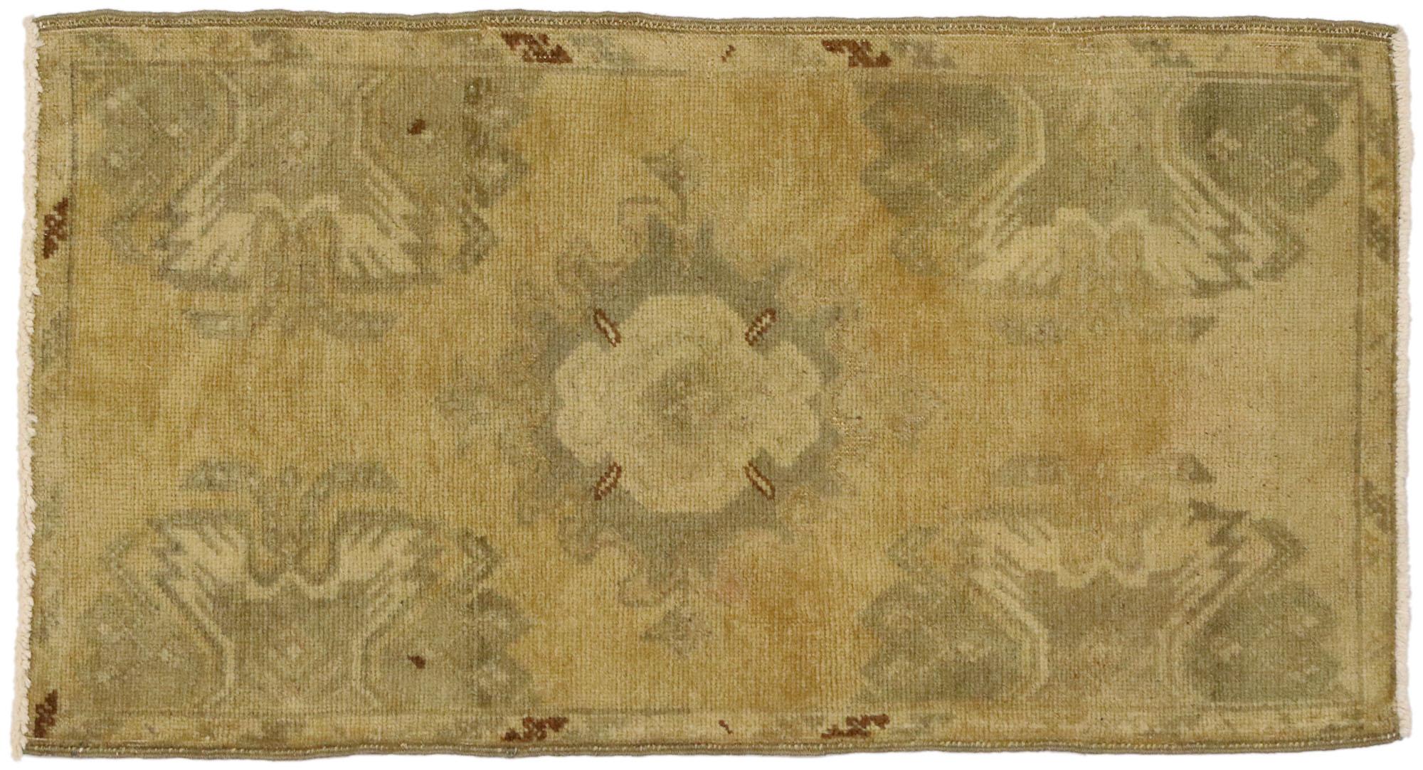 Alfombra turca vintage Yastik Oushak, el atractivo atemporal se une a la durabilidad con estilo siglo XX en venta
