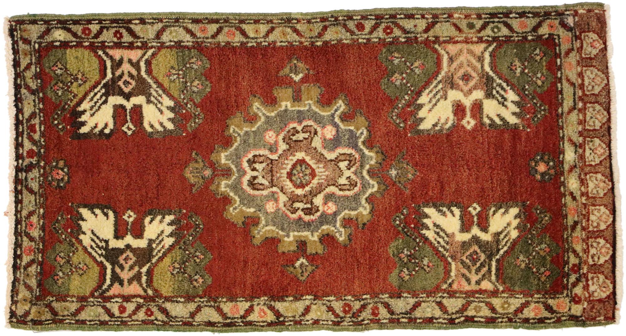 XX secolo Tappeto turco vintage Yastik Oushak, il fascino senza tempo incontra la durevolezza dell'estetica in vendita
