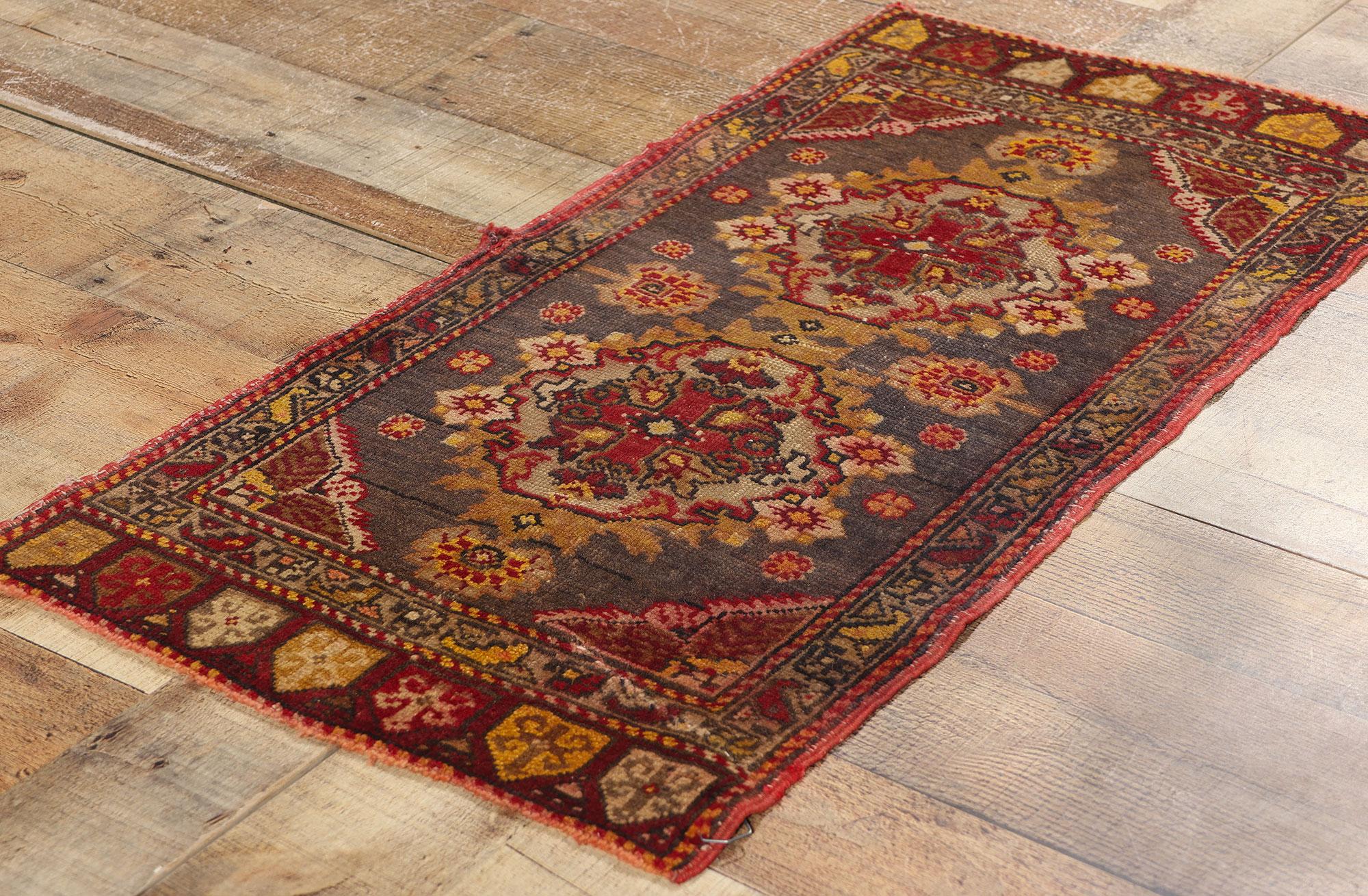 Vintage Turkish Yastik Oushak Carpet, Timeless Appeal Meets Stylish Durability For Sale 1