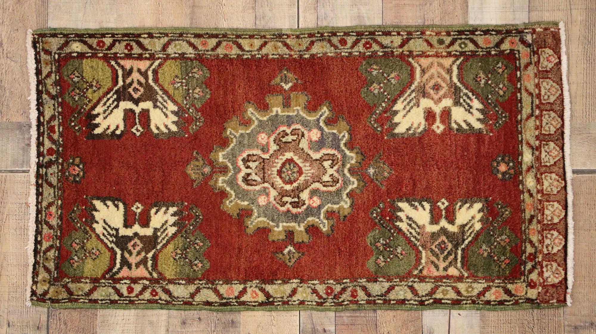 Lana Tappeto turco vintage Yastik Oushak, il fascino senza tempo incontra la durevolezza dell'estetica in vendita