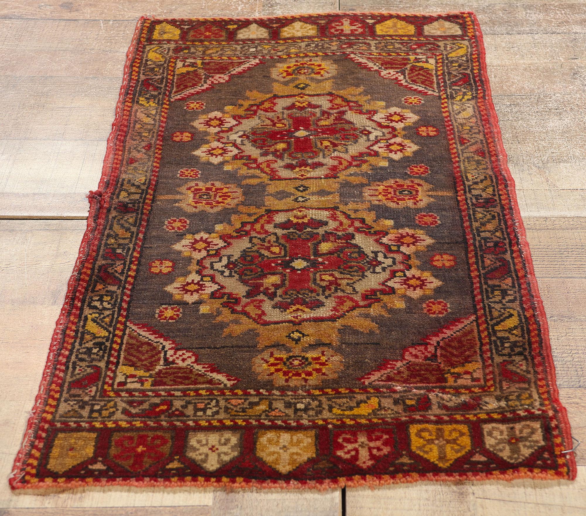Vintage Turkish Yastik Oushak Carpet, Timeless Appeal Meets Stylish Durability For Sale 2