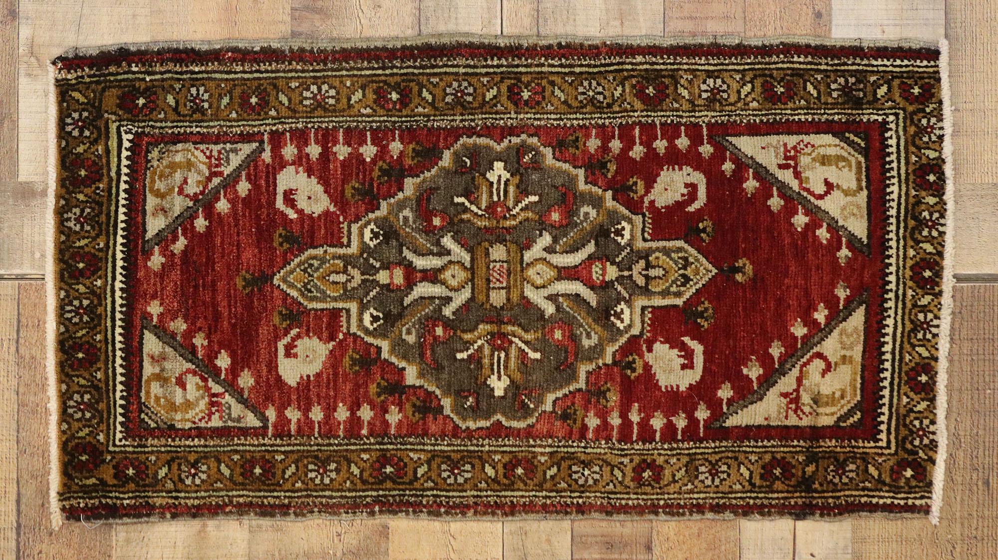 Vintage Turkish Yastik Oushak Carpet, Timeless Appeal Meets Stylish Durability For Sale 2