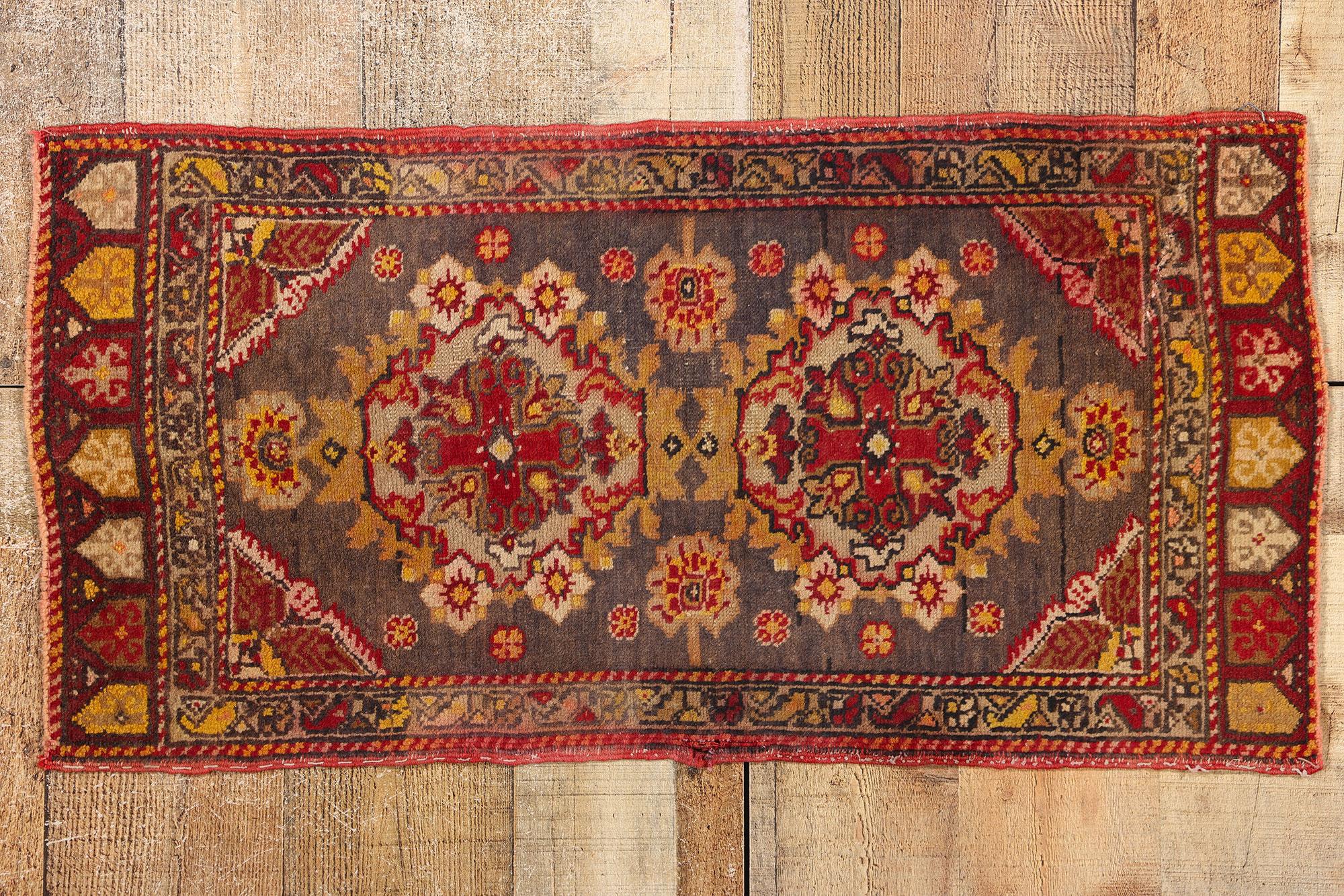 Vintage Turkish Yastik Oushak Carpet, Timeless Appeal Meets Stylish Durability For Sale 3