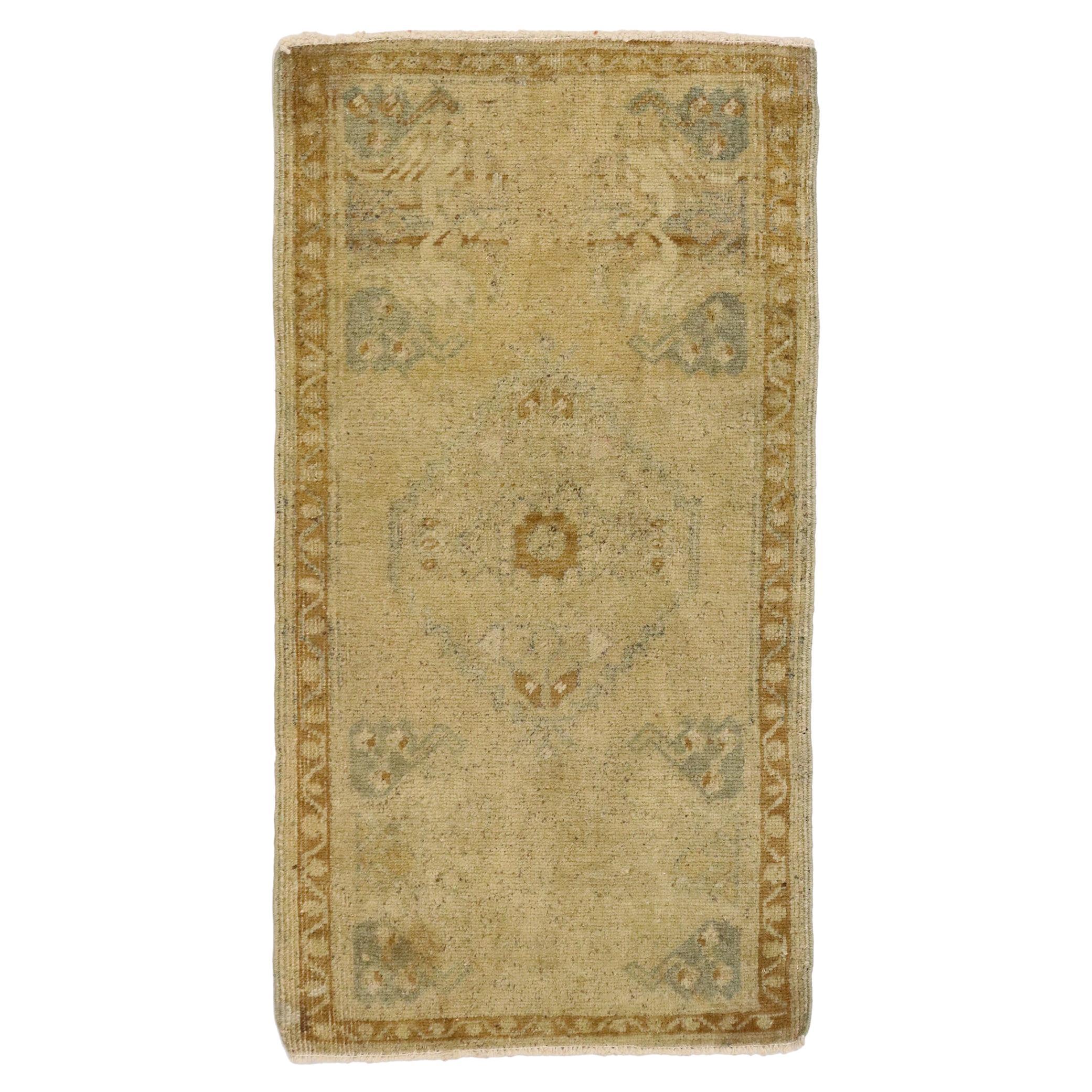 Türkischer Vintage-Teppich Yastik Oushak, Timeless Appeal trifft auf stilvolle Langlebigkeit