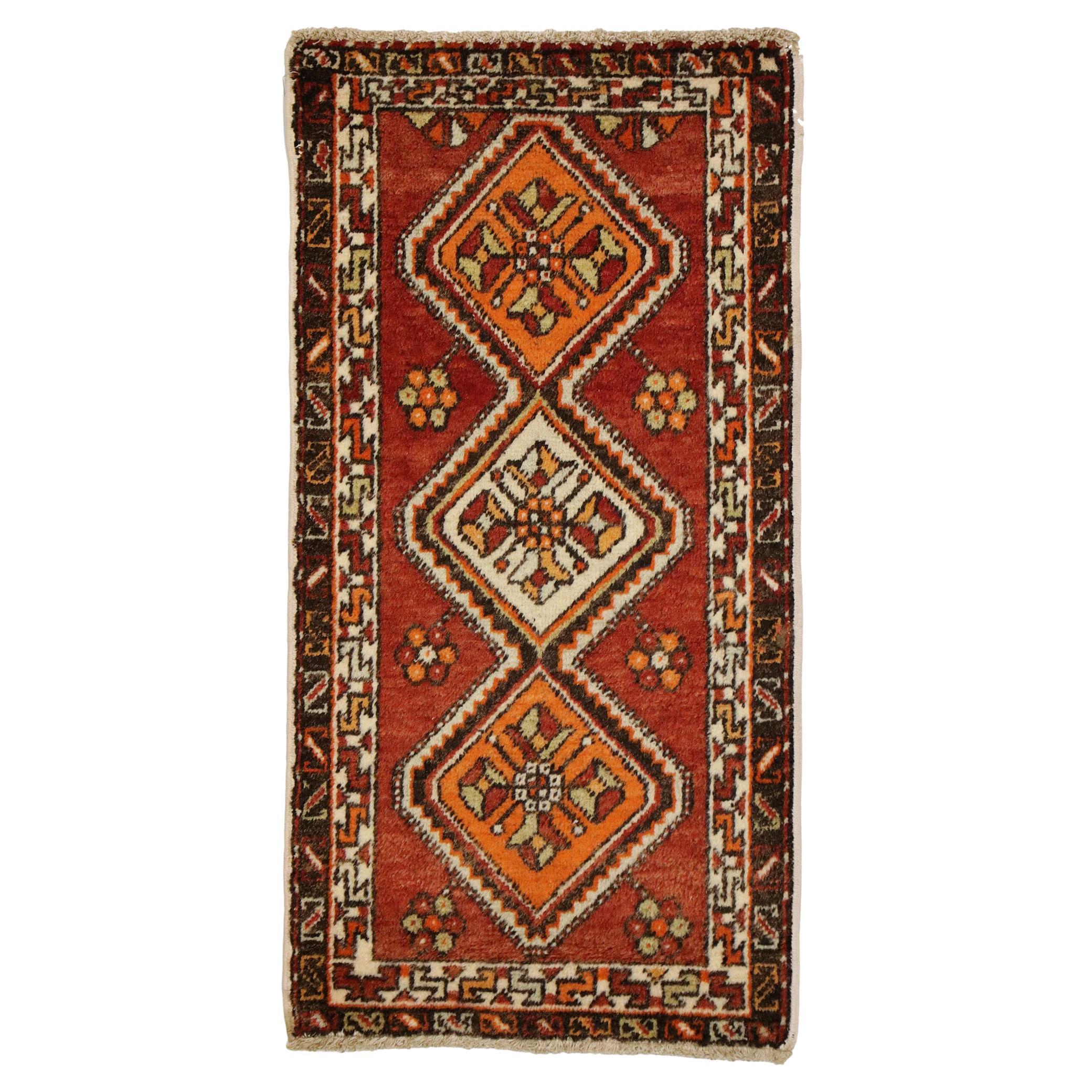 Tappeto turco vintage Yastik Oushak, il fascino senza tempo incontra la durevolezza dell'estetica