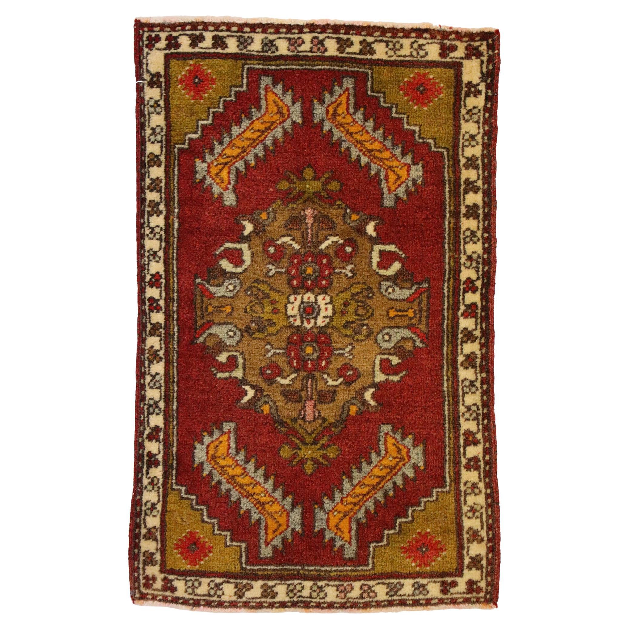 Türkischer Teppich im Vintage-Stil: Timeless Appeal trifft auf stilvolle Langlebigkeit