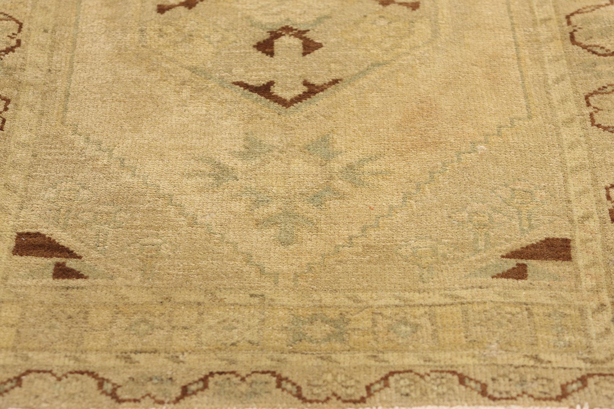 Vintage Turkish Yastik Rug, Biophilic Design Meets Earth-Tone Elegance In Good Condition For Sale In Dallas, TX