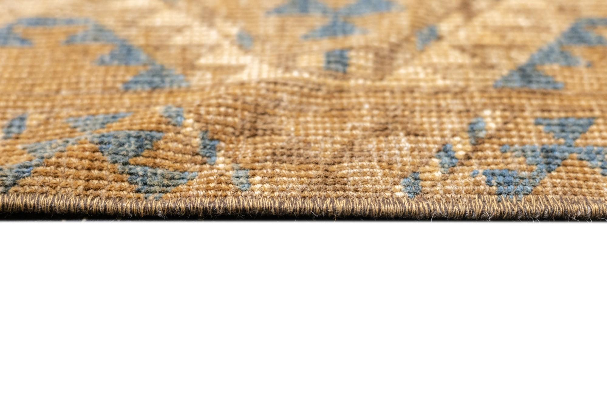 Vintage Turkmen Rug 7'8'' x 10'6'' For Sale 4