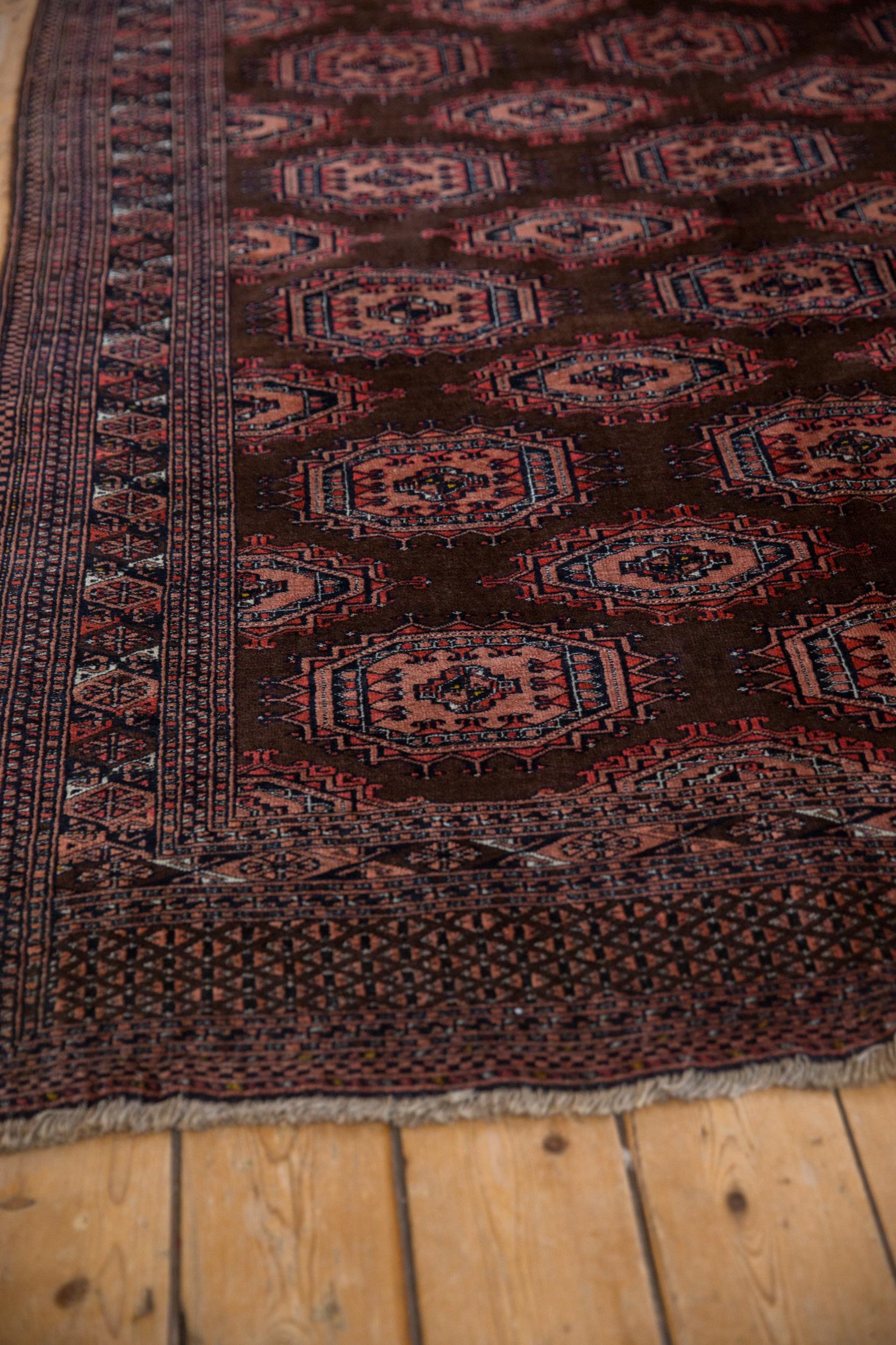 Turkmenischer Vintage-Teppich im Zustand „Gut“ im Angebot in Katonah, NY