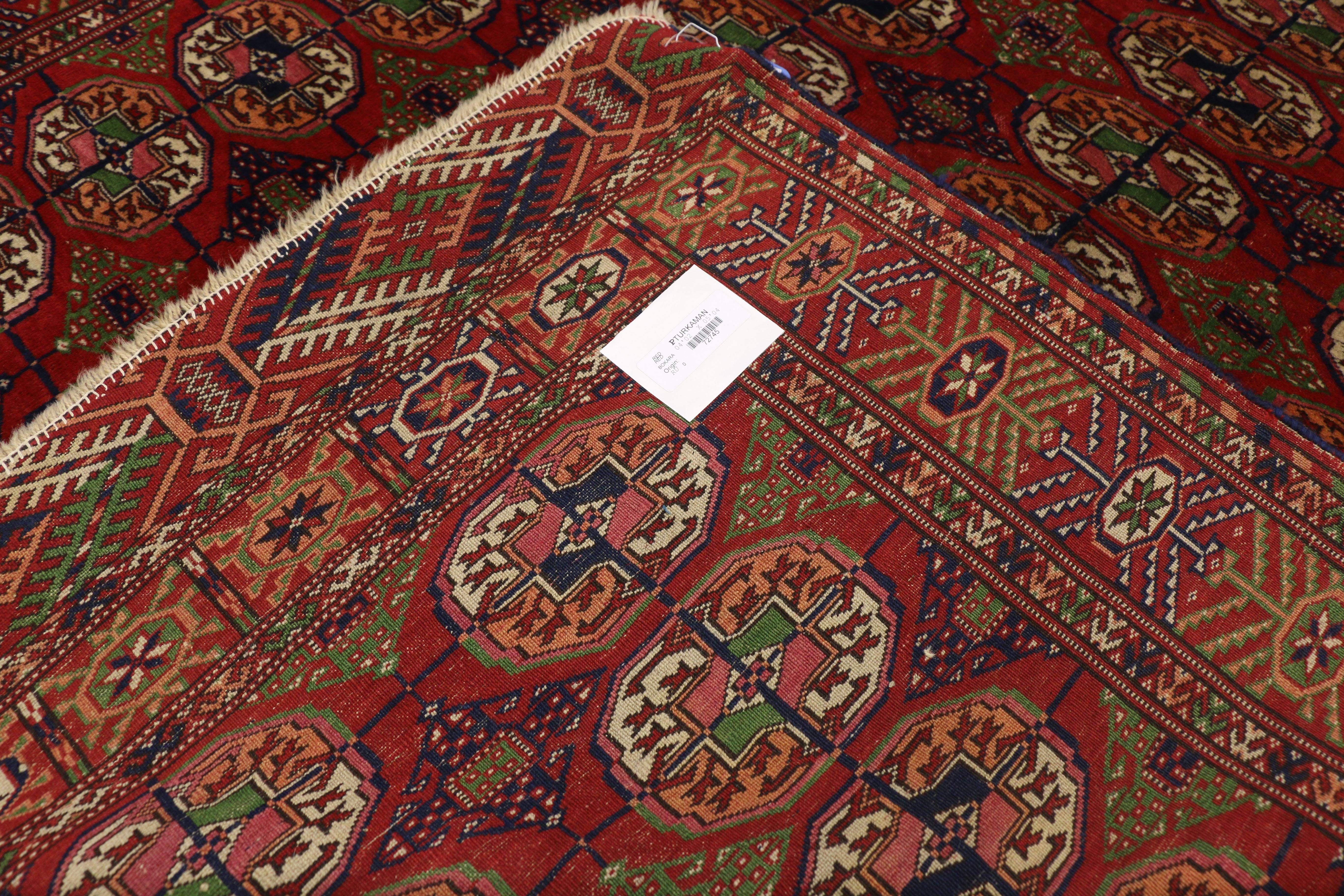 Türkischer Teppich im modernen Stammesstil mit Tekke-Akzent, Turkoman-Teppich (Handgeknüpft) im Angebot