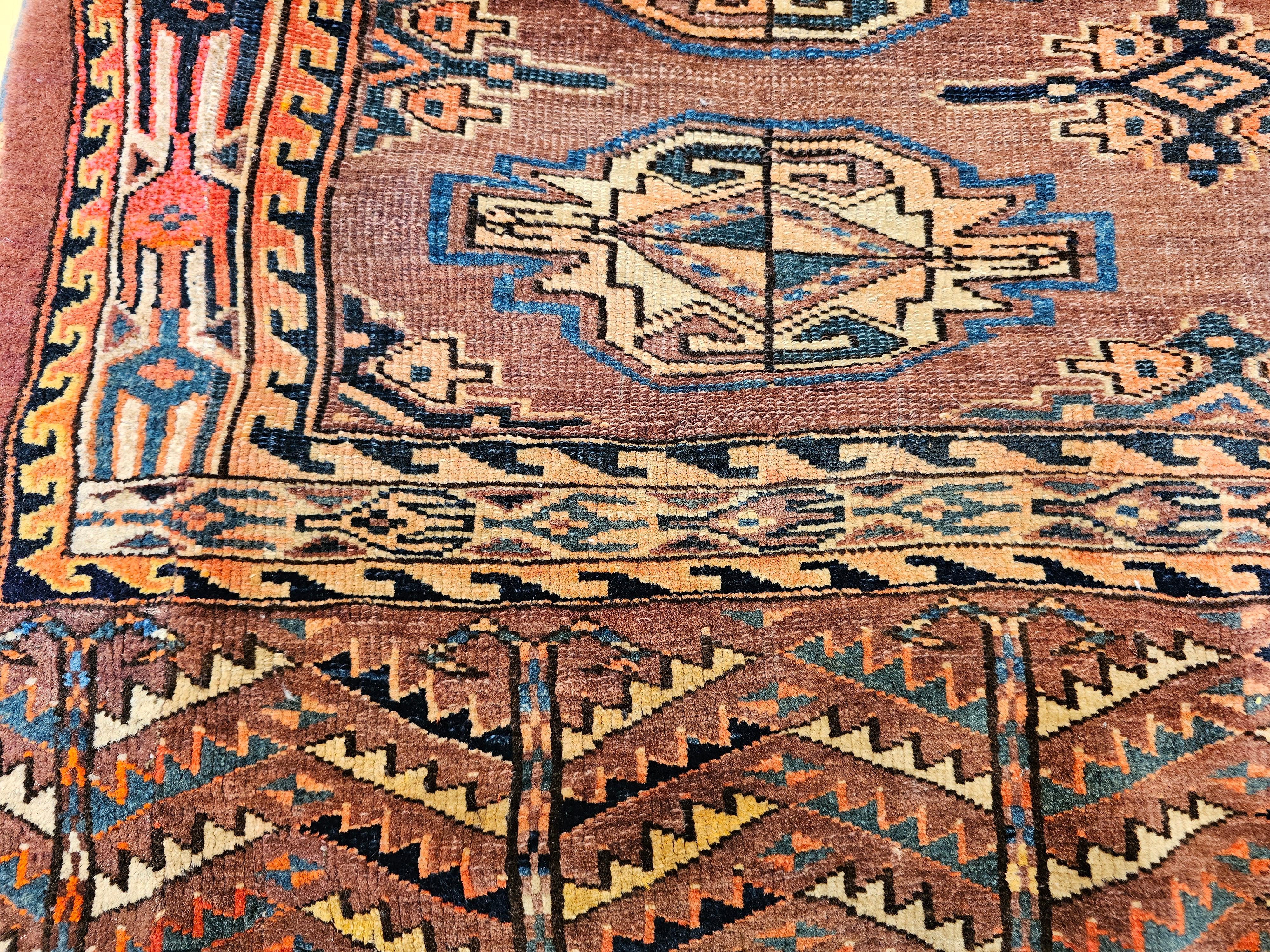 Turkmenische Yomut Chuval-Tasche im Vintage-Stil im Zustand „Gut“ im Angebot in Barrington, IL