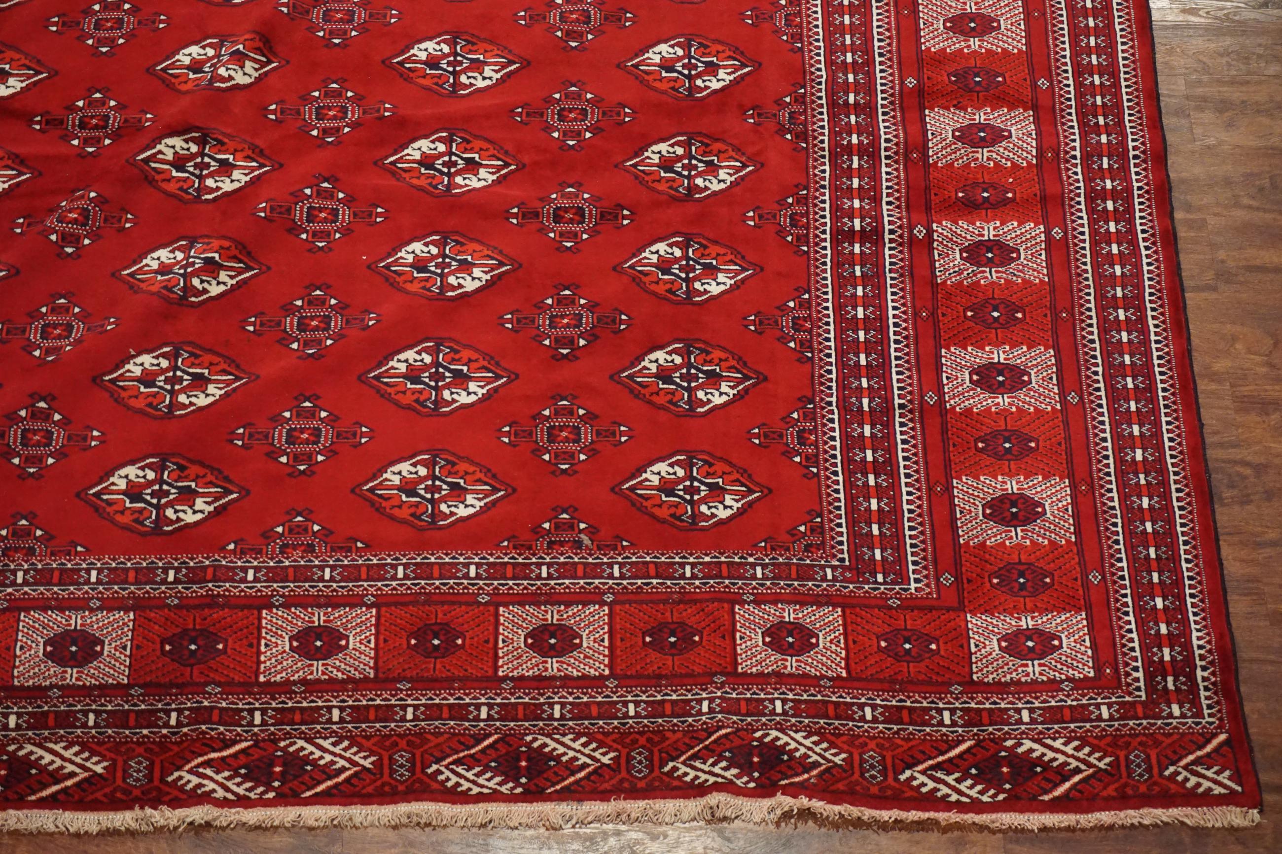 Vintage Turkoman Bukhara Rug, circa 1970 In Excellent Condition For Sale In Laguna Hills, CA