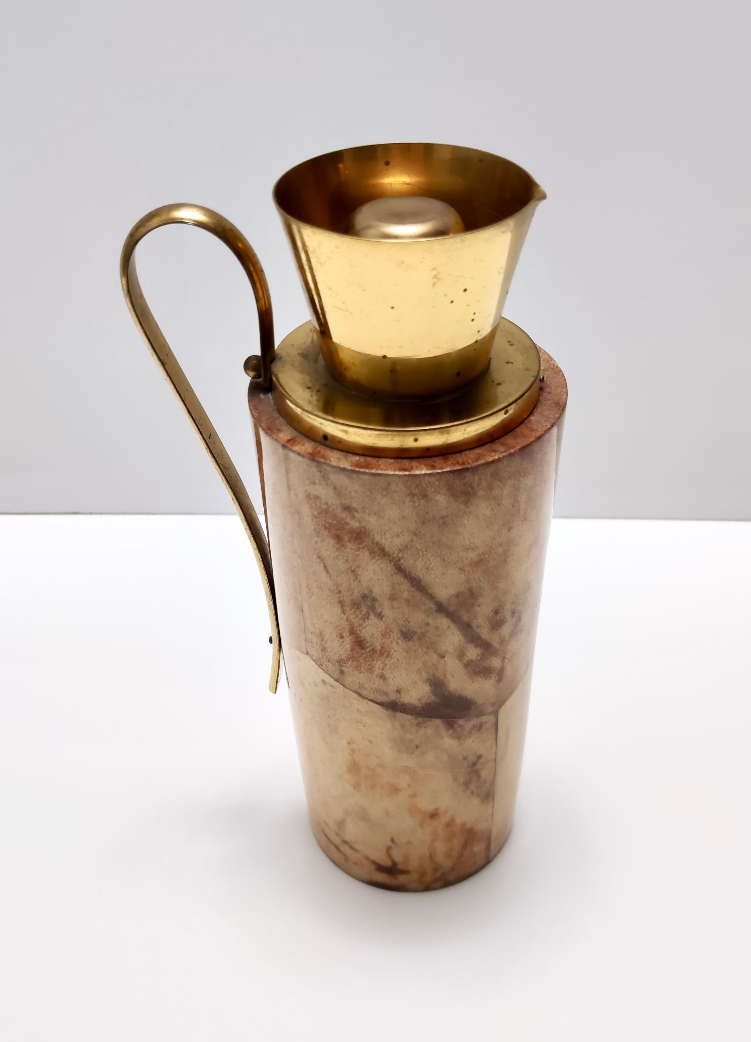Vintage Turned Beech and Parchment Thermos / Jug by Aldo Tura for Macabo, Italy In Excellent Condition For Sale In Bresso, Lombardy