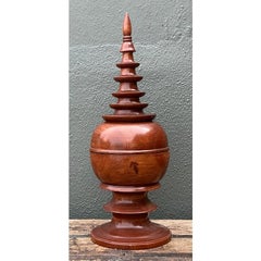 Vintage gedreht Wood Spire Box