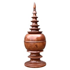 Vintage gedreht Wood Spire Box