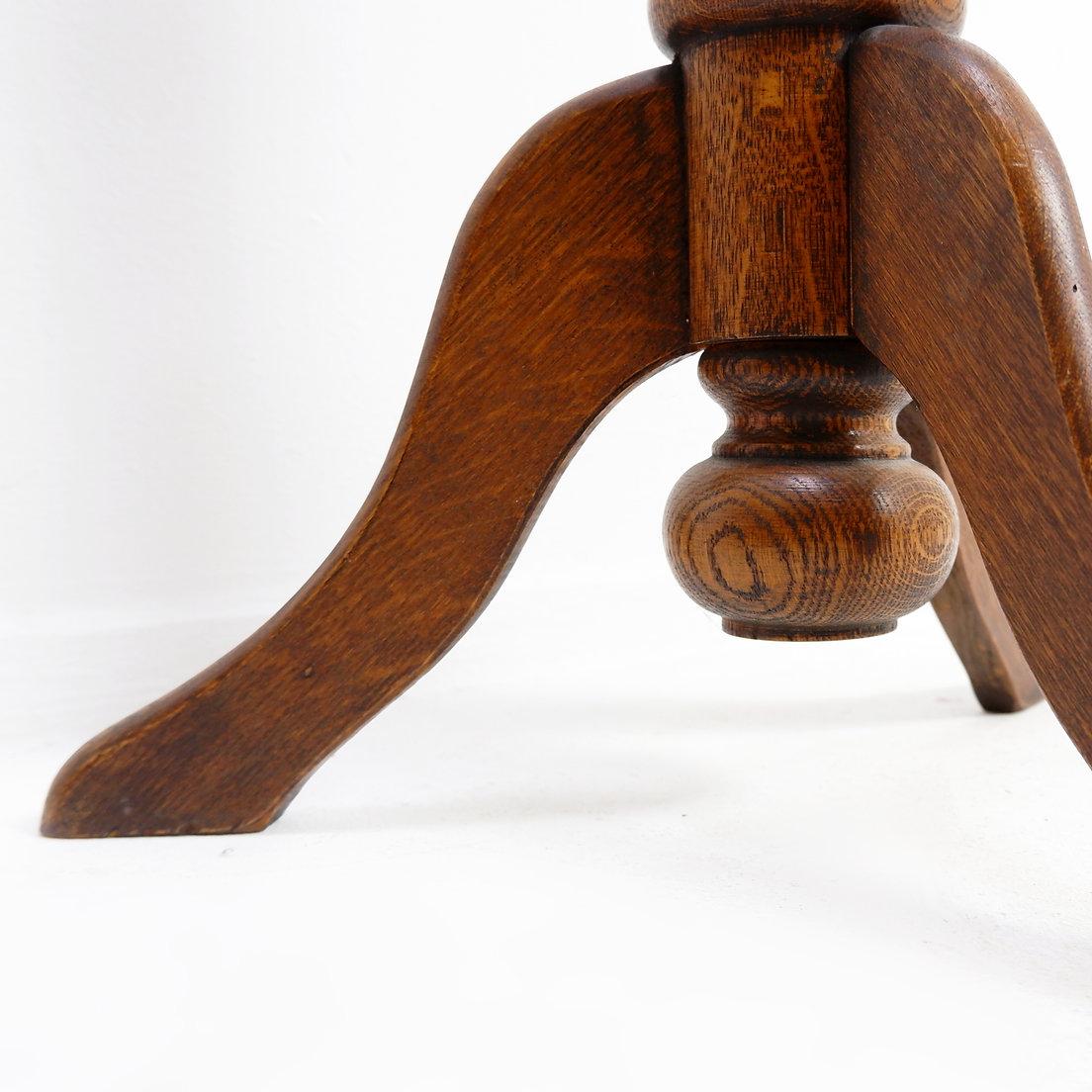 Vintage turned wood Valet Stand - 1960s For Sale 4