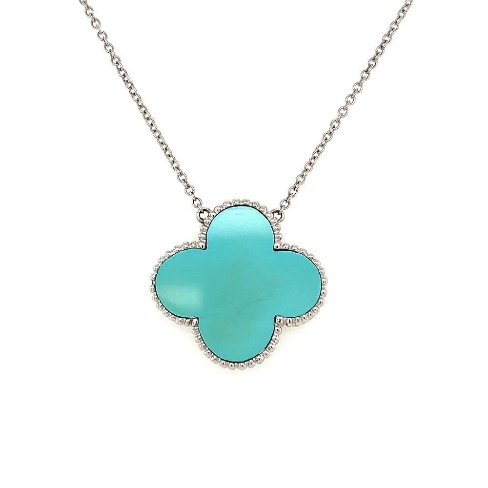 Vintage Turquoise Alhambra Gold Pendant Necklace In Excellent Condition For Sale In Montreal, QC
