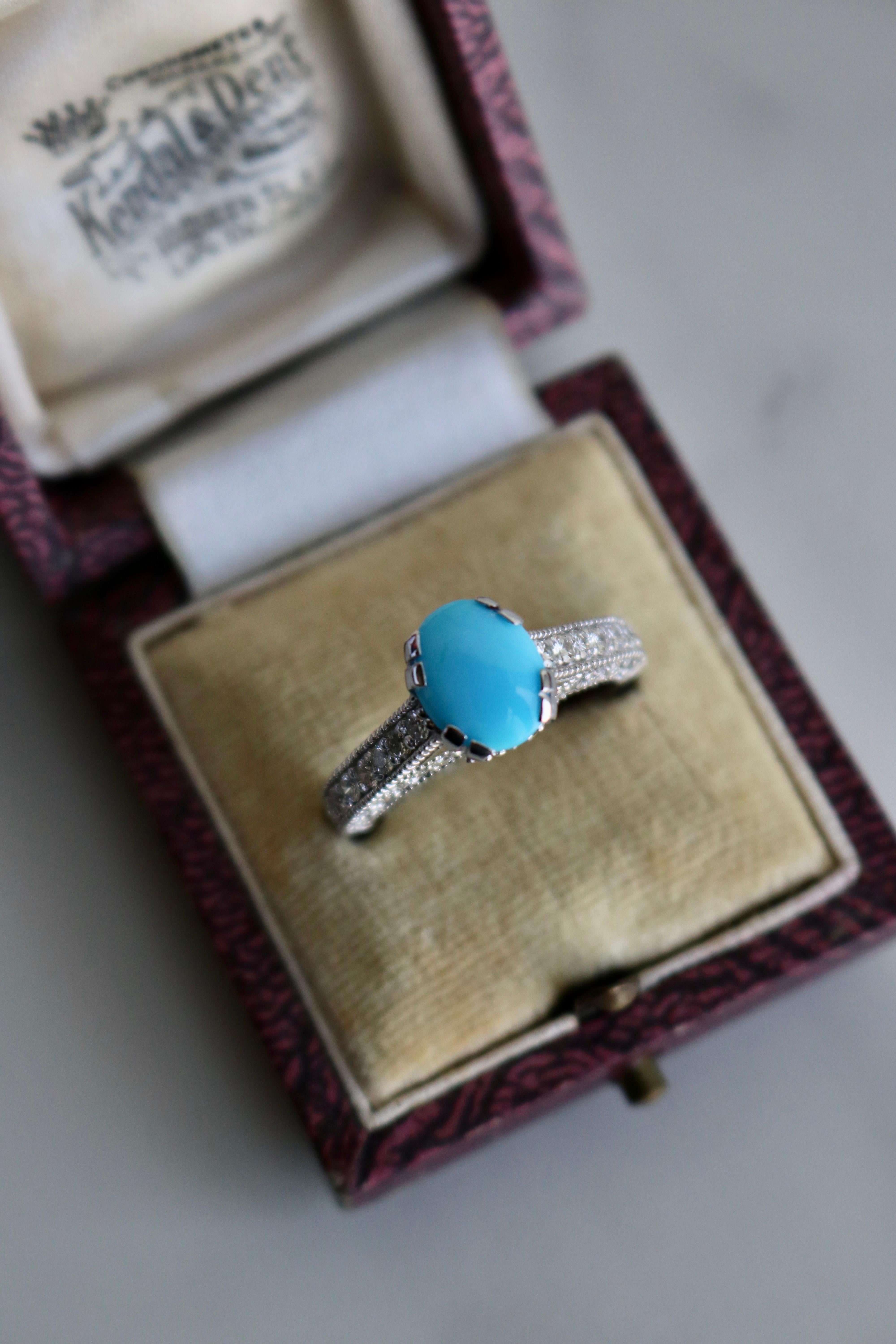 Women's or Men's Vintage Turquoise and Diamond 18k White Gold Ring For Sale