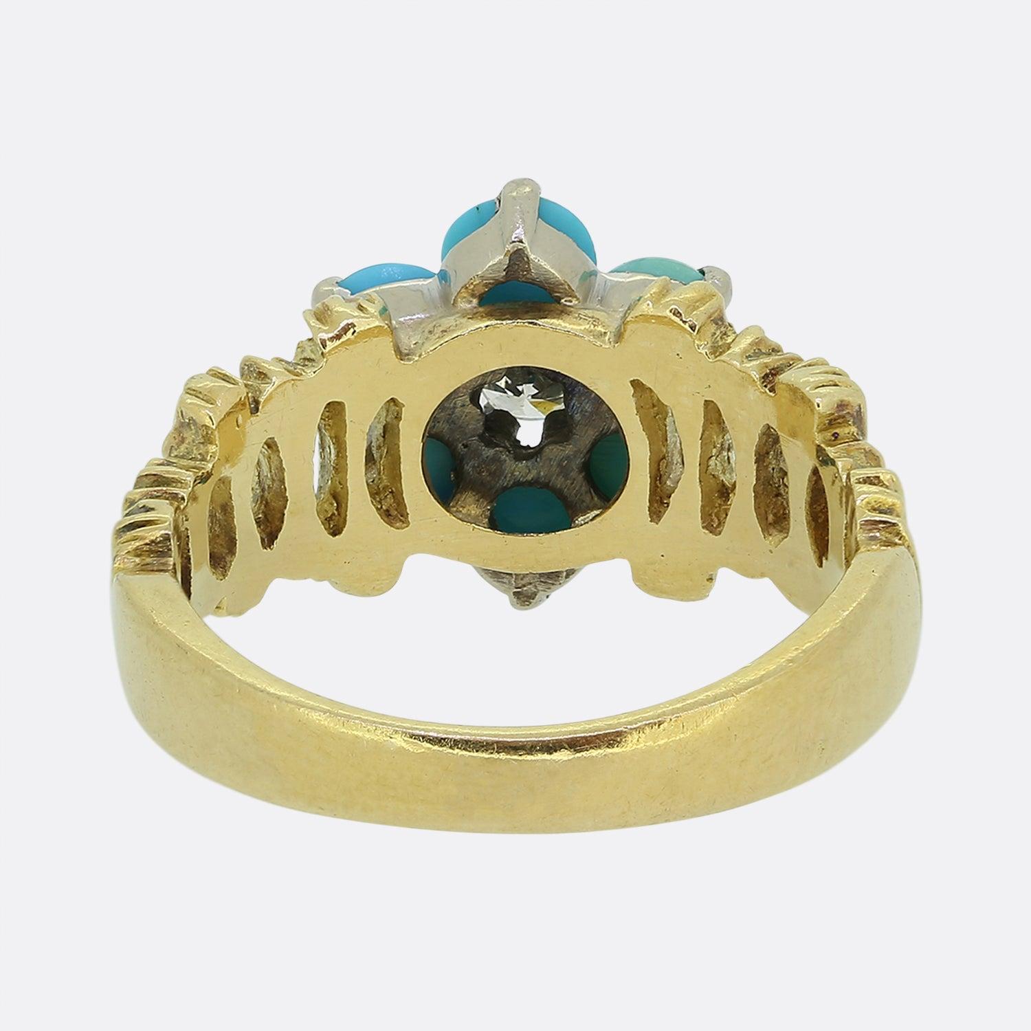Vintage Turquoise and Diamond Cluster Ring In Good Condition For Sale In London, GB