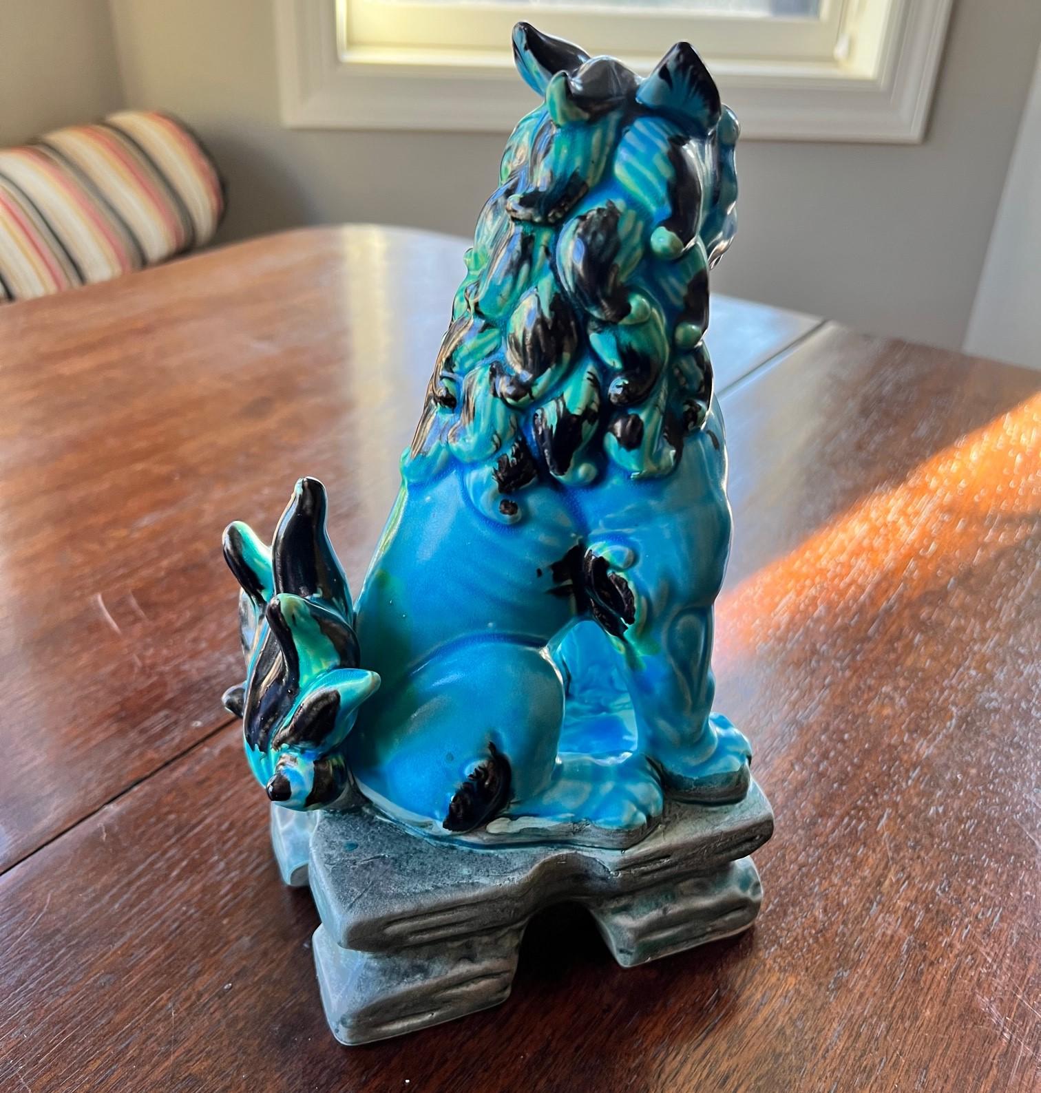 Paire de chiens Komainu japonais en céramique à glaçure verte et turquoise, vintage  3