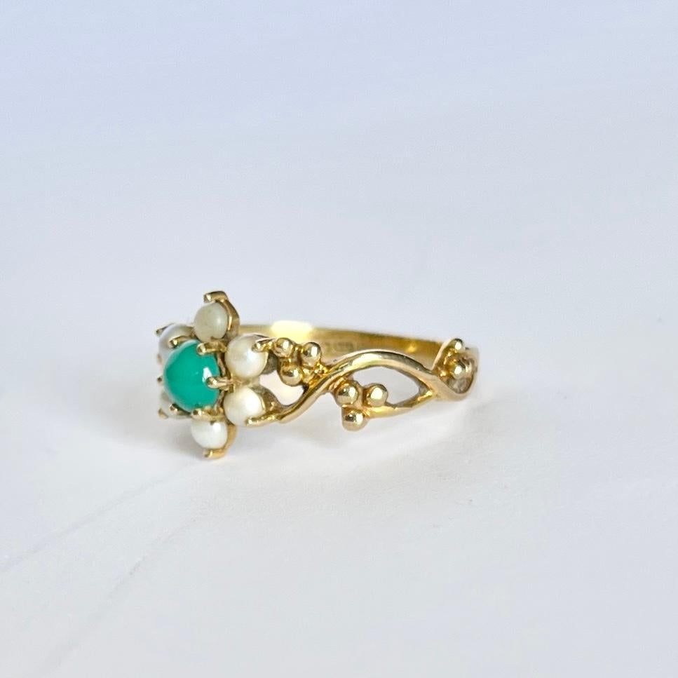 Women's or Men's Vintage Turquoise and Pearl 9 Carat Gold Cluster Ring
